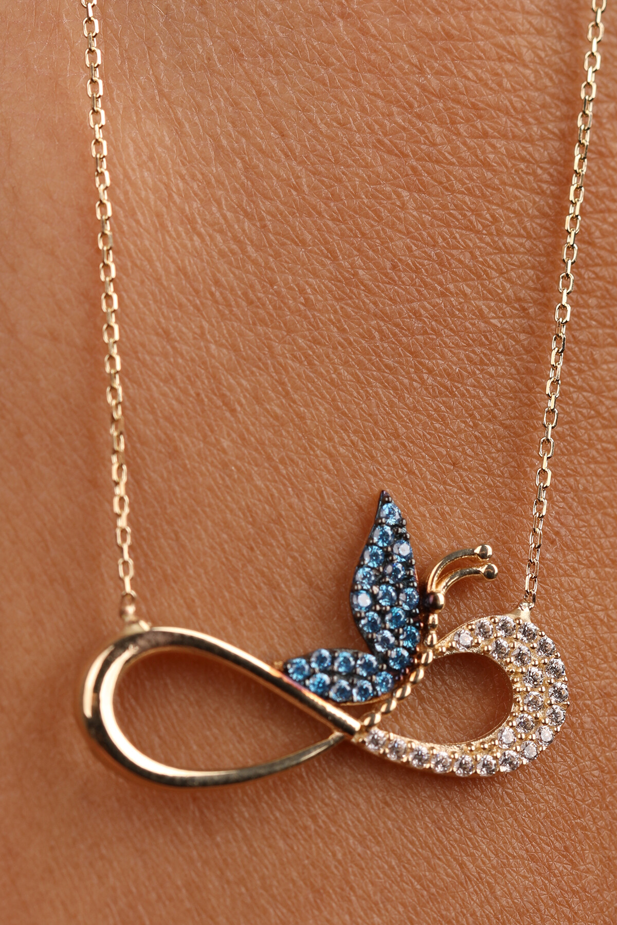 14 Ayar Altın Kelebekli Sonsuzluk Kolye