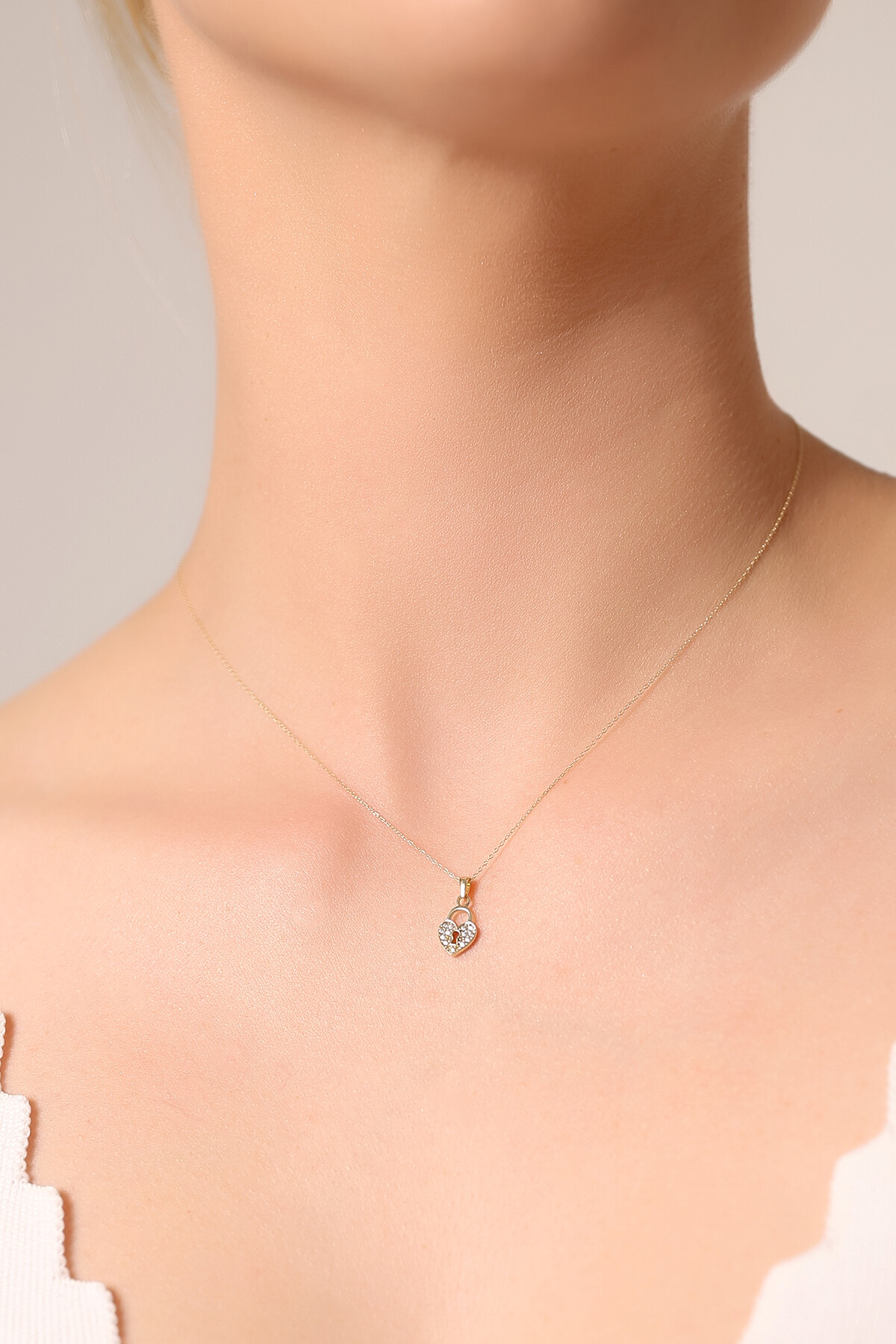 14 Ayar Altın Kilit Kalp Kolye