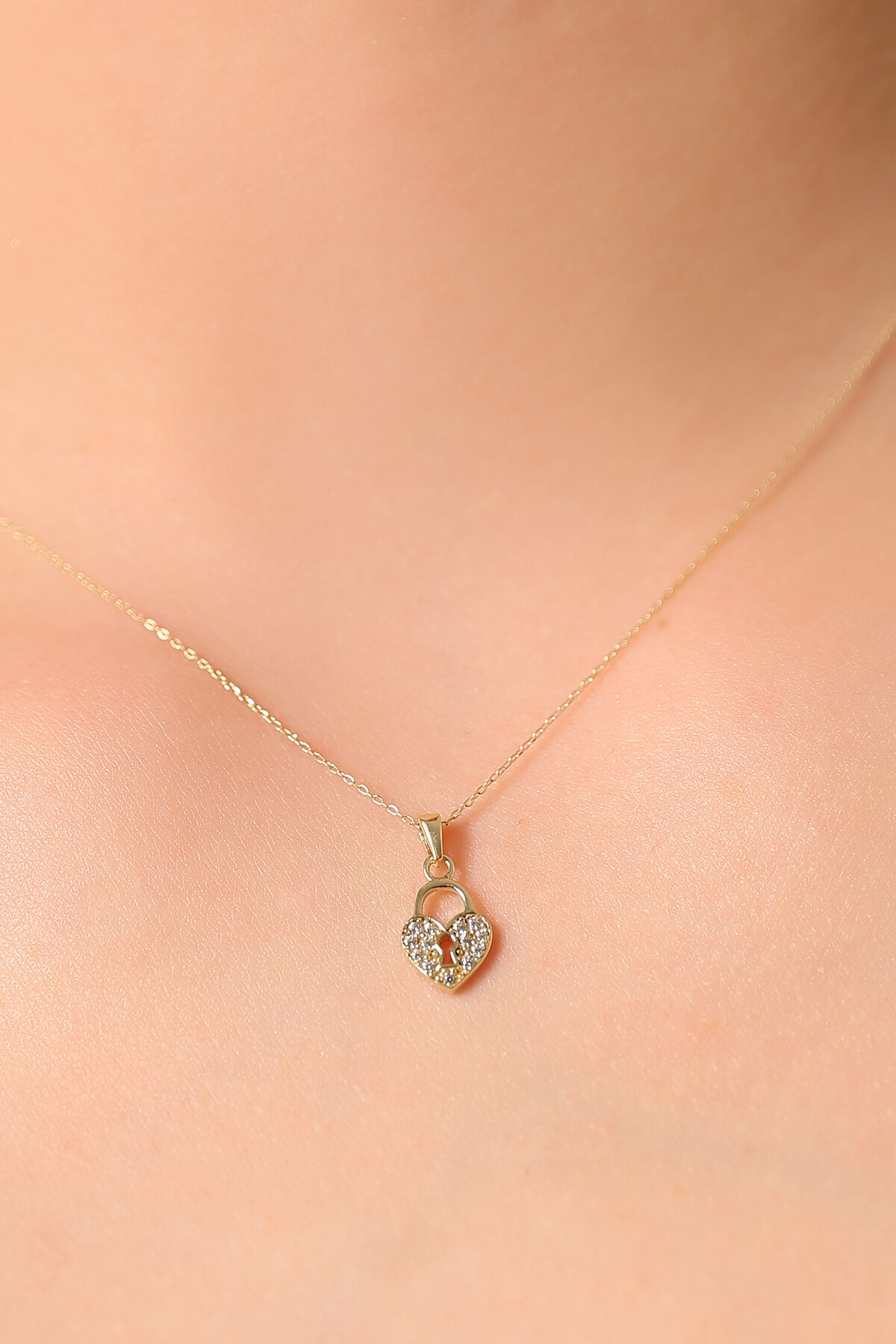 14 Ayar Altın Kilit Kalp Kolye