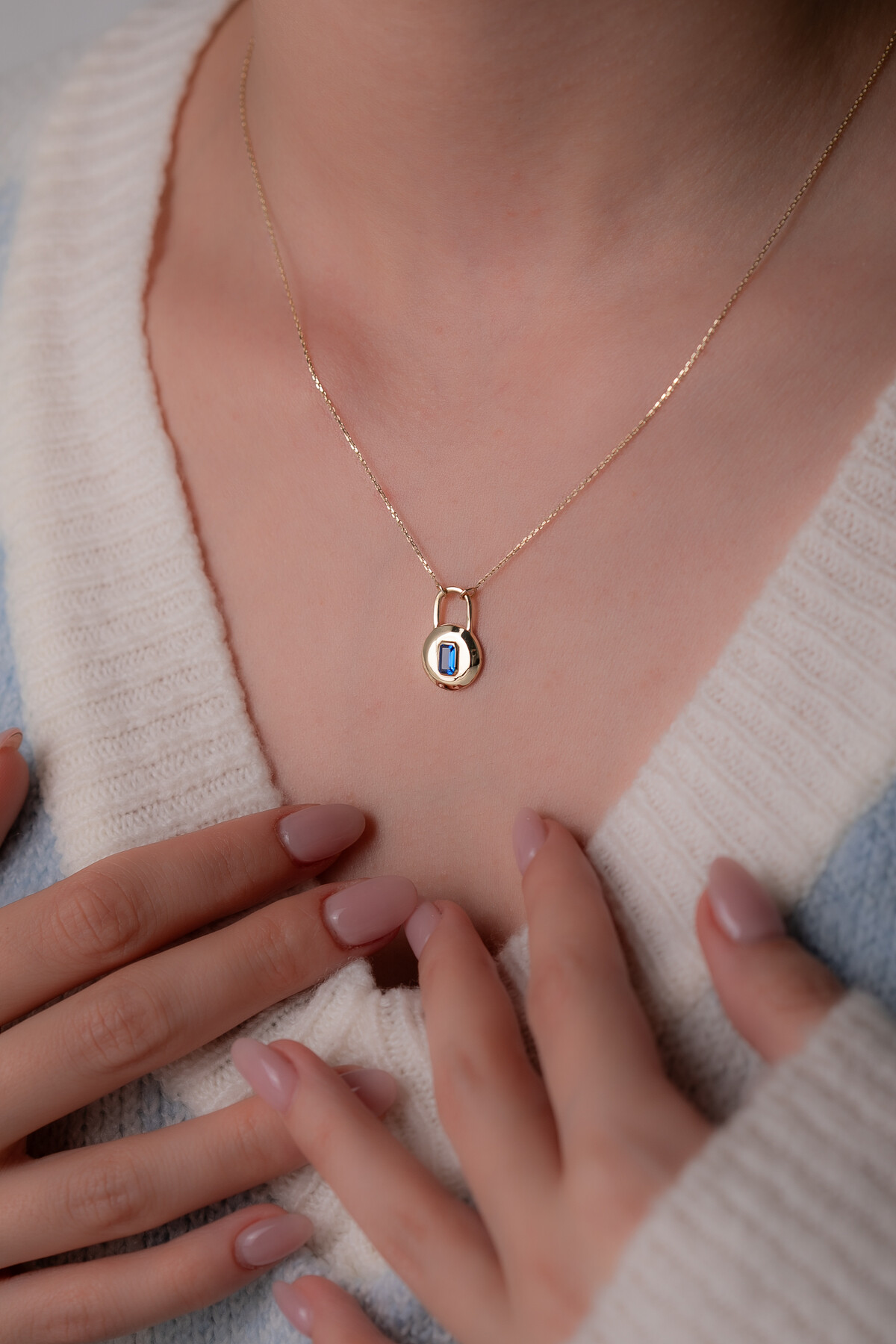 14 Ayar Altın Kilit Kolye