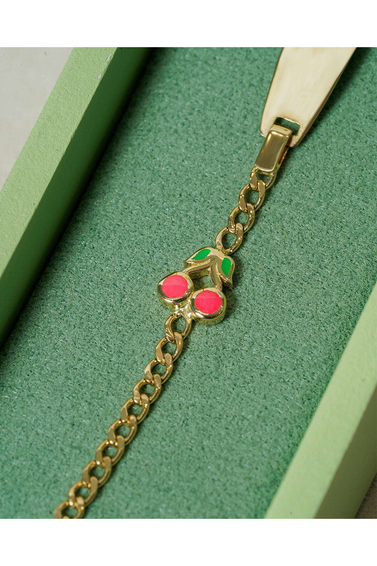 14 Ayar Altın Kiraz Figürlü Künye