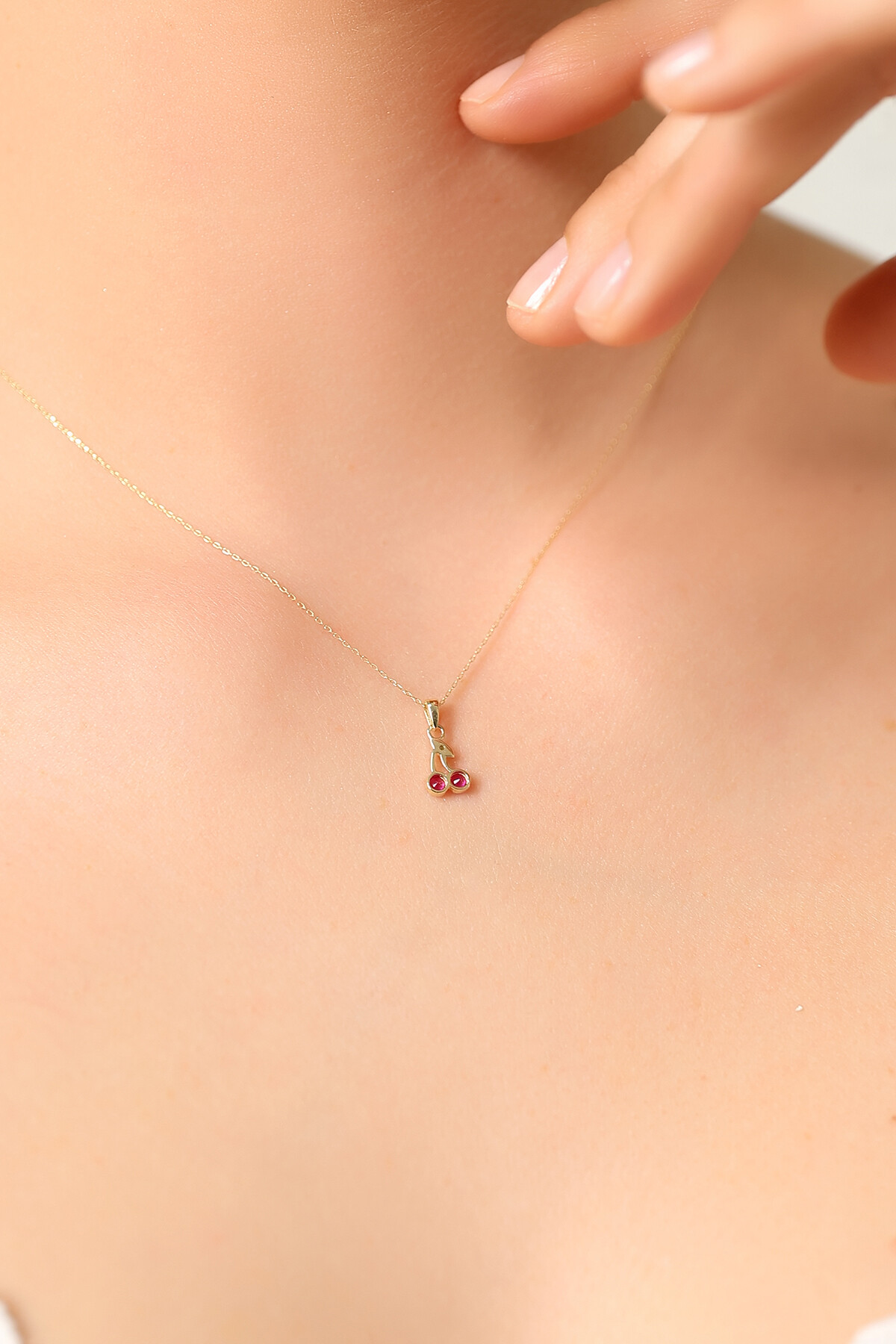 14 Ayar Altın Kiraz Kolye