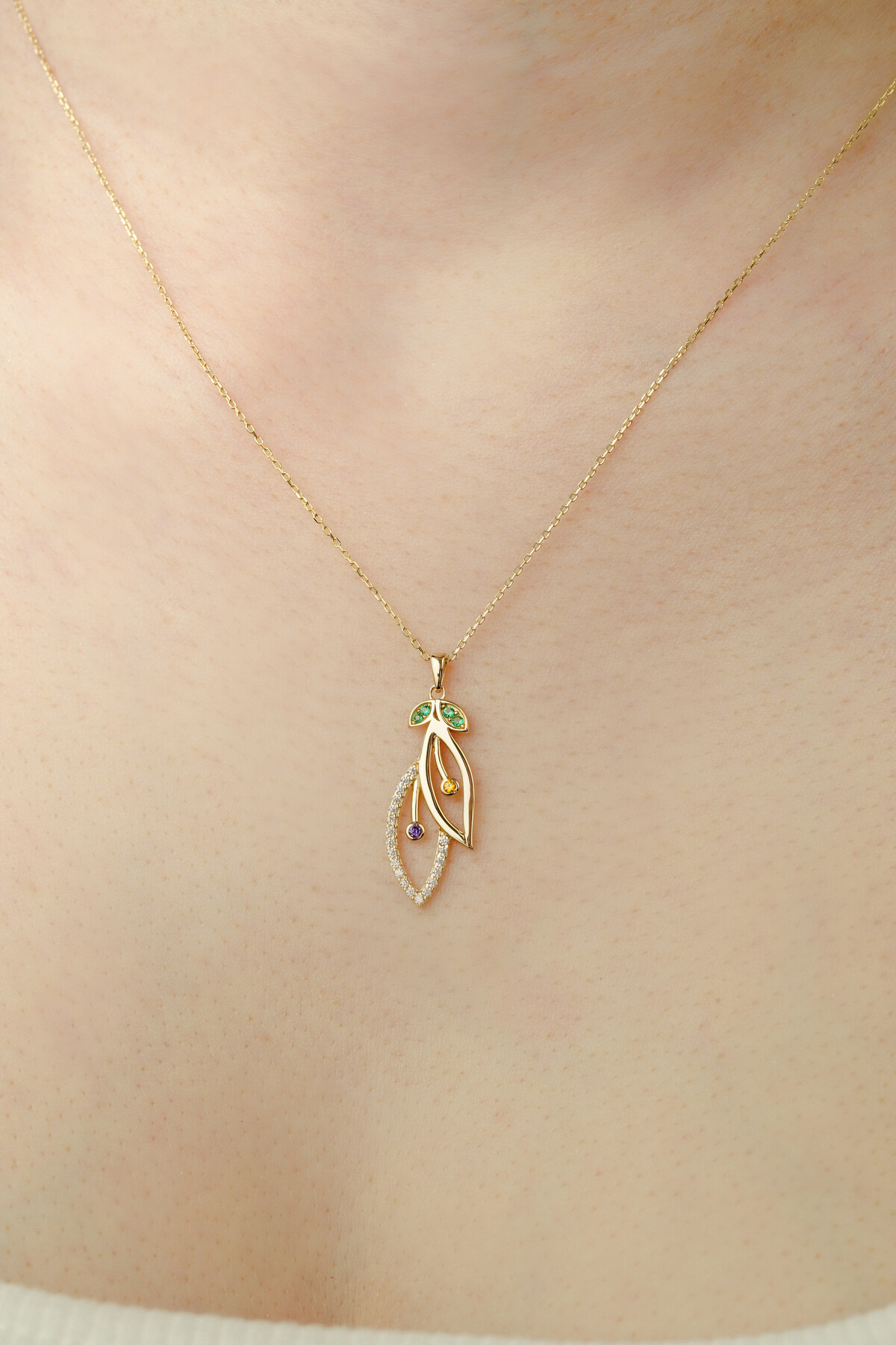 14 Ayar Altın Kiraz Yaprağı Kolye