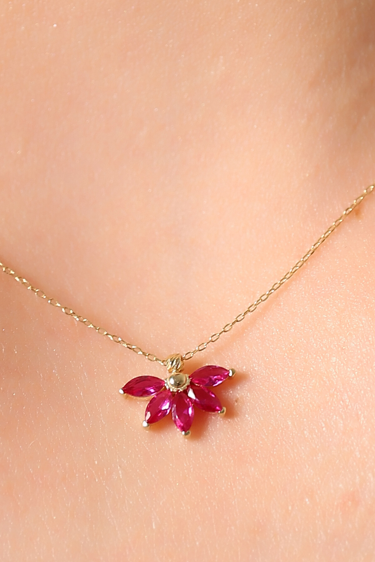 14 Ayar Altın Kırmızı Taş Kolye