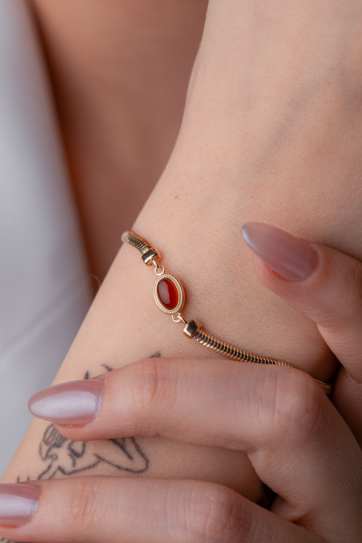 14 Ayar Altın Kırmızı Taşlı Balıksırtı Bileklik