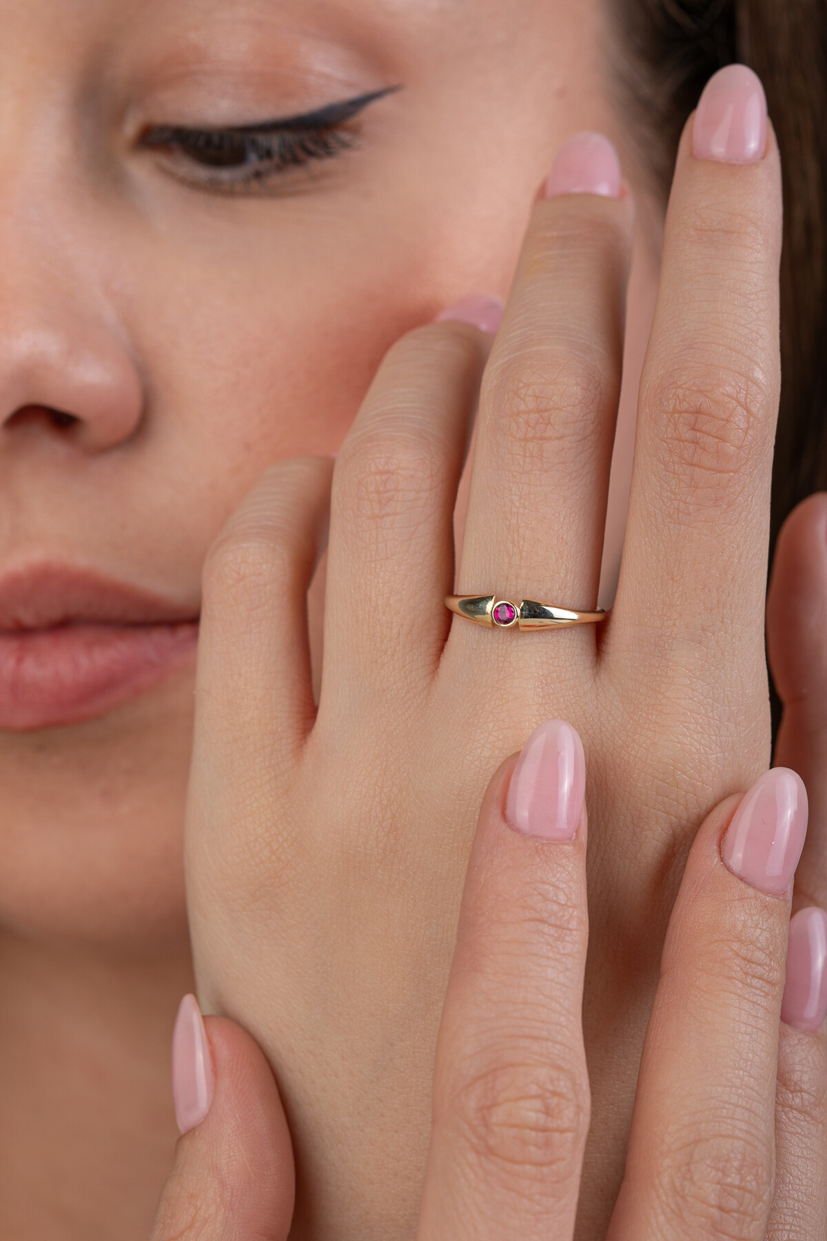 14 Ayar Altın Kırmızı Taşlı Yüzük