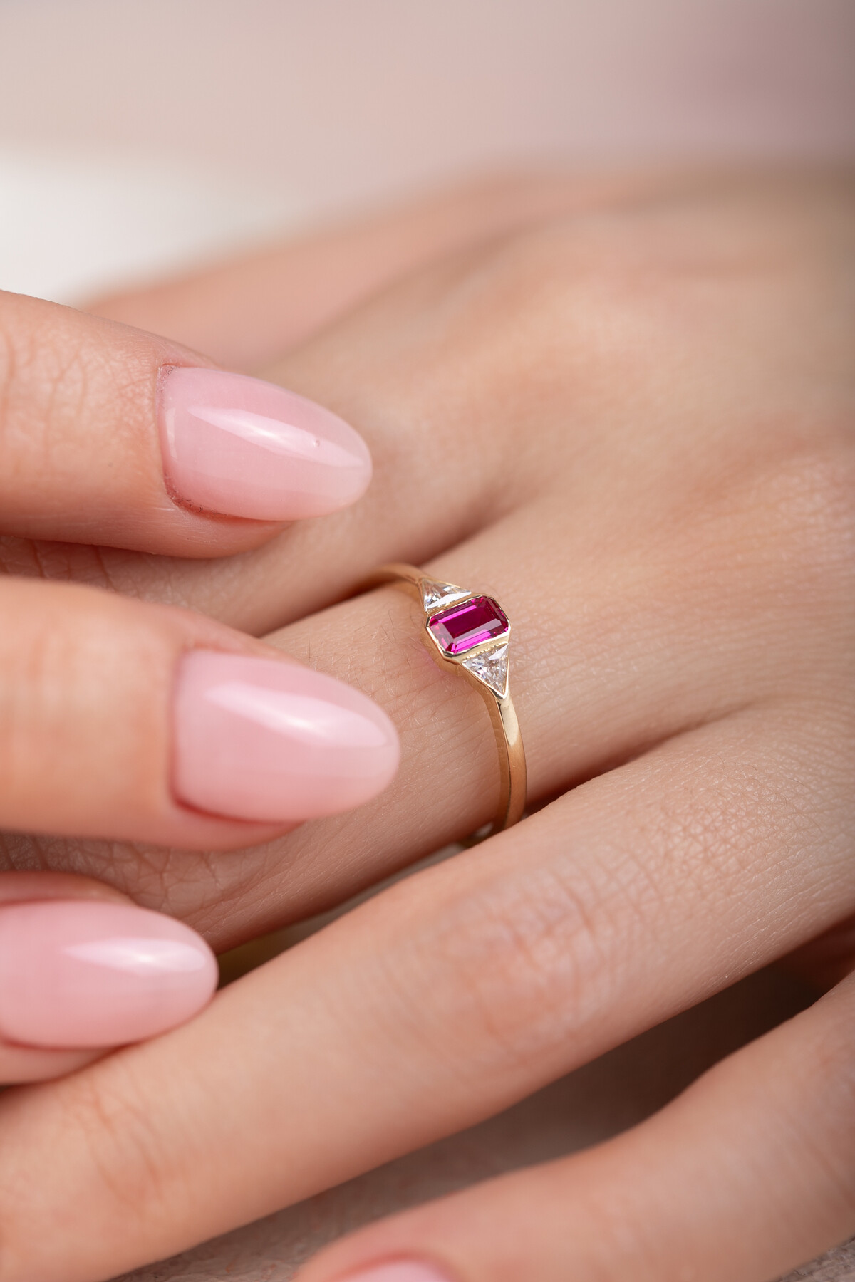 14 Ayar Altın Kırmızı Taşlı Yüzük