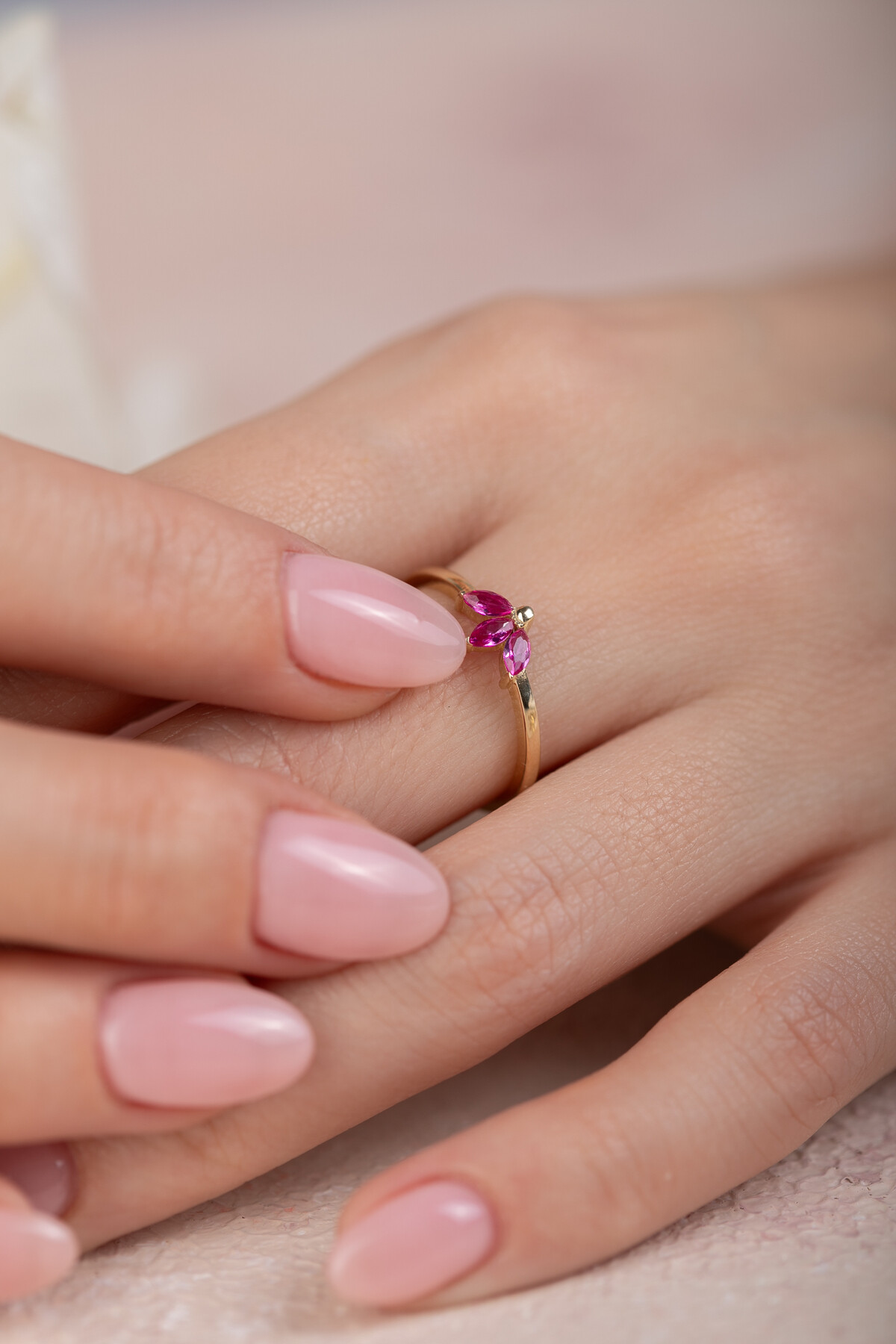 14 Ayar Altın Kırmızı Taşlı Yüzük