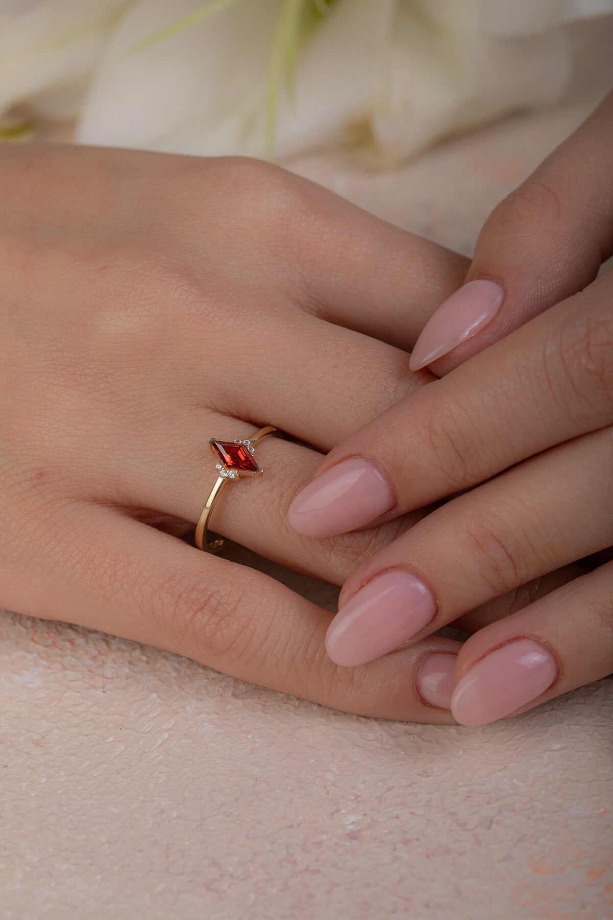 14 Ayar Altın Kırmızı Taşlı Yüzük