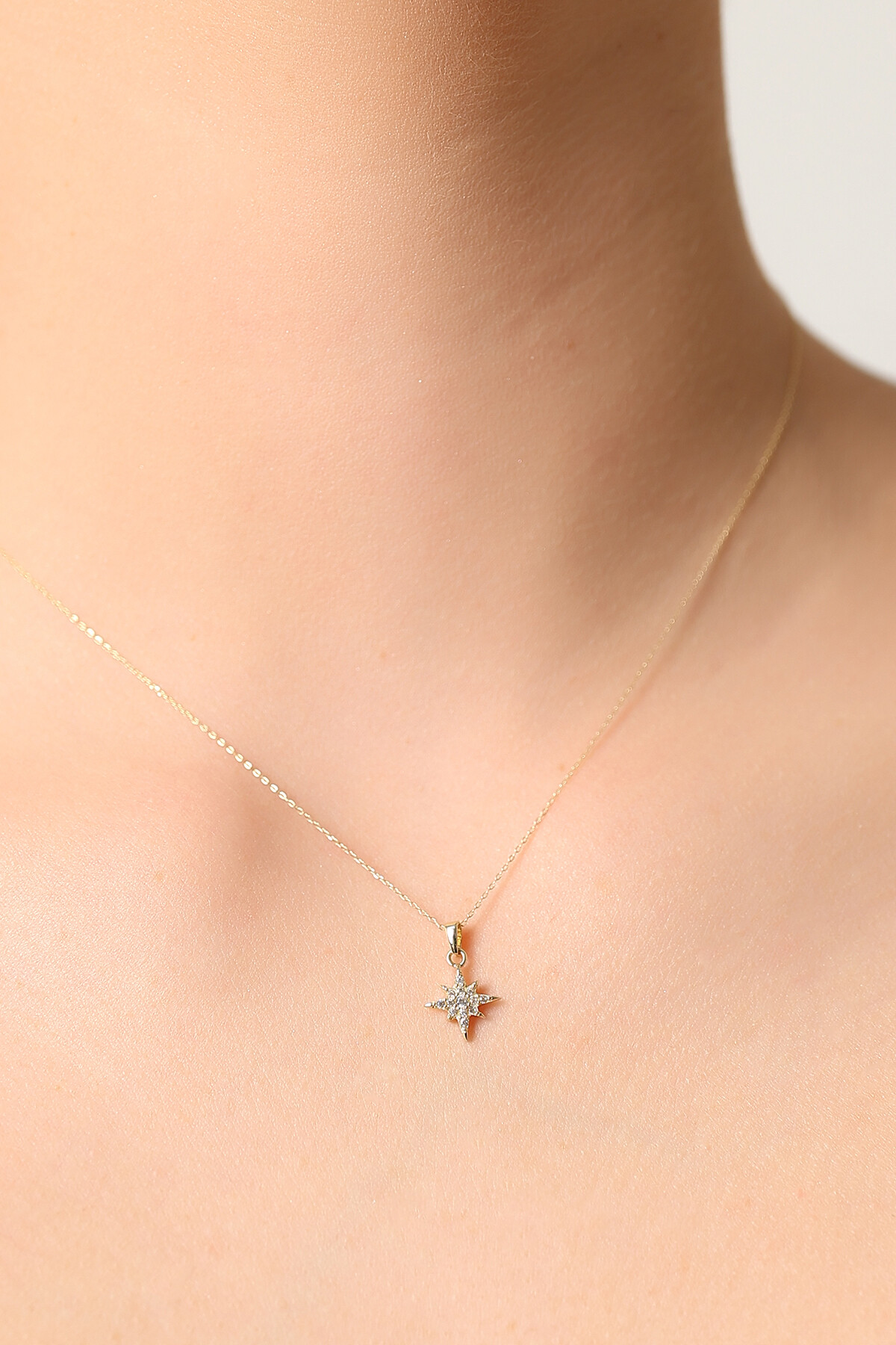 14 Ayar Altın Kutup Yıldızı Kolye