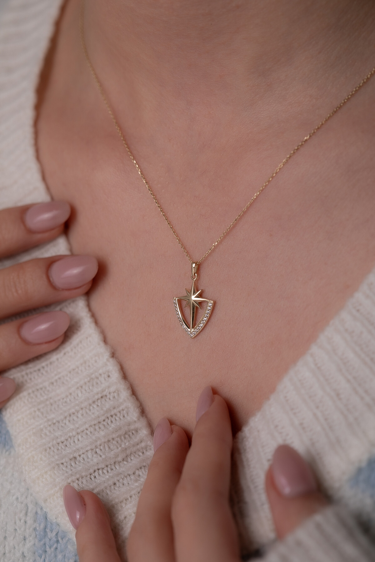 14 Ayar Altın Kuzey Yıldızı Kolye