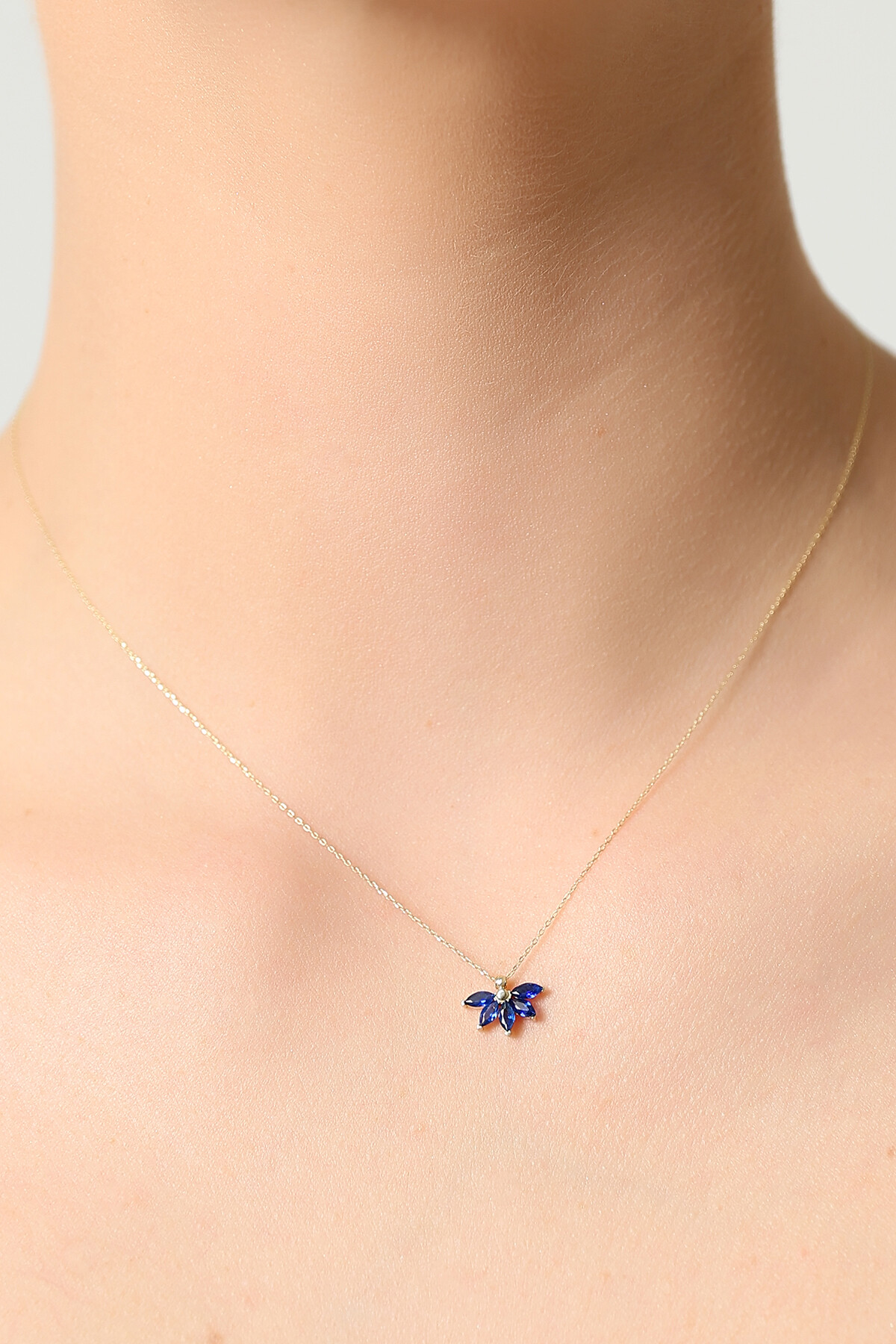 14 Ayar Altın Lacivert Taş Kolye