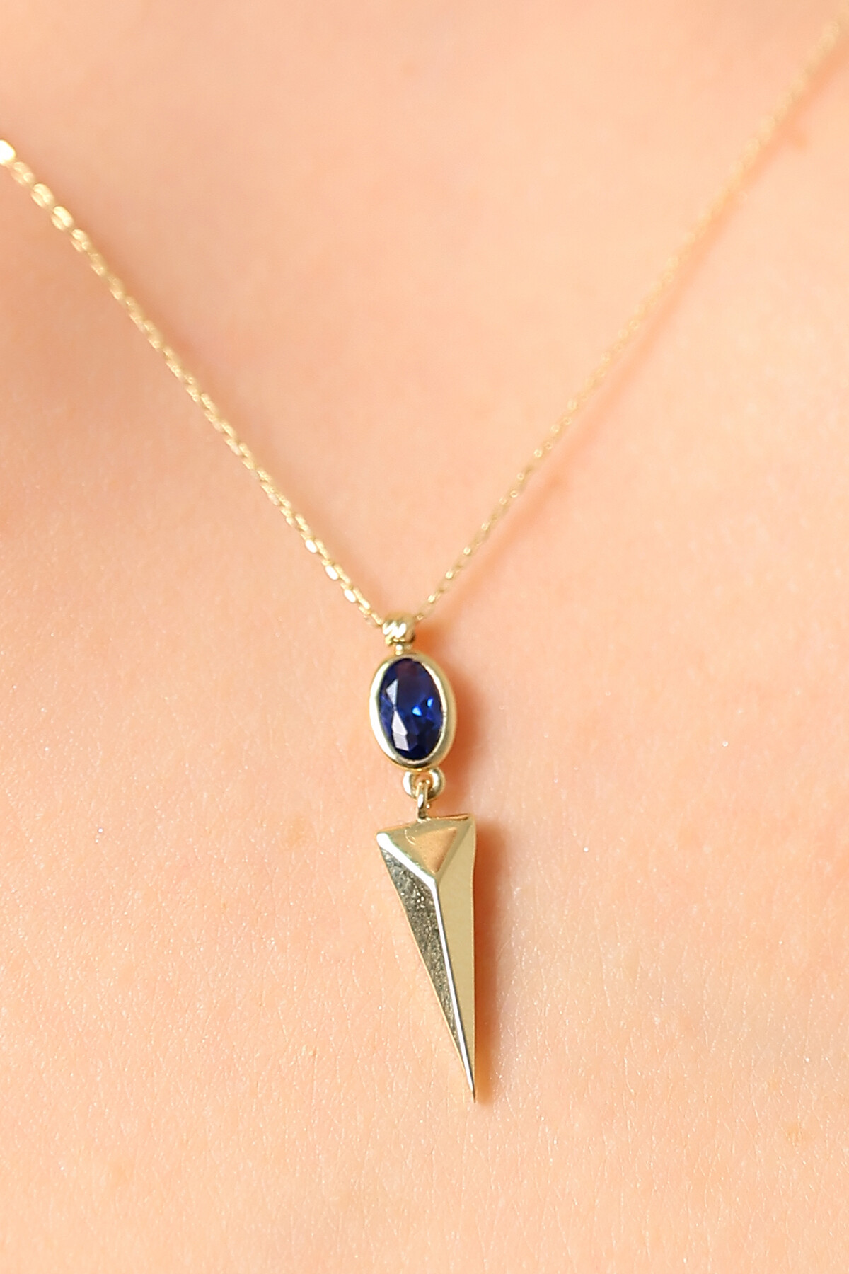 14 Ayar Altın Lacivert Taş Tasarım Kolye