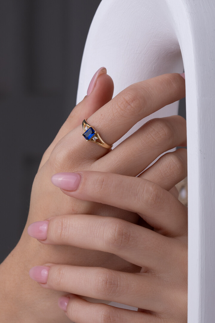 14 Ayar Altın Lacivert Taşlı Baget Yüzük