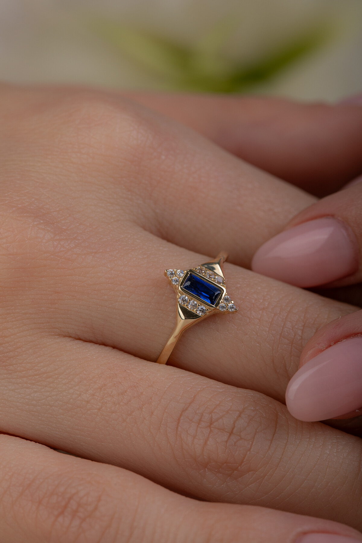 14 Ayar Altın Lacivert Taşlı Yüzük