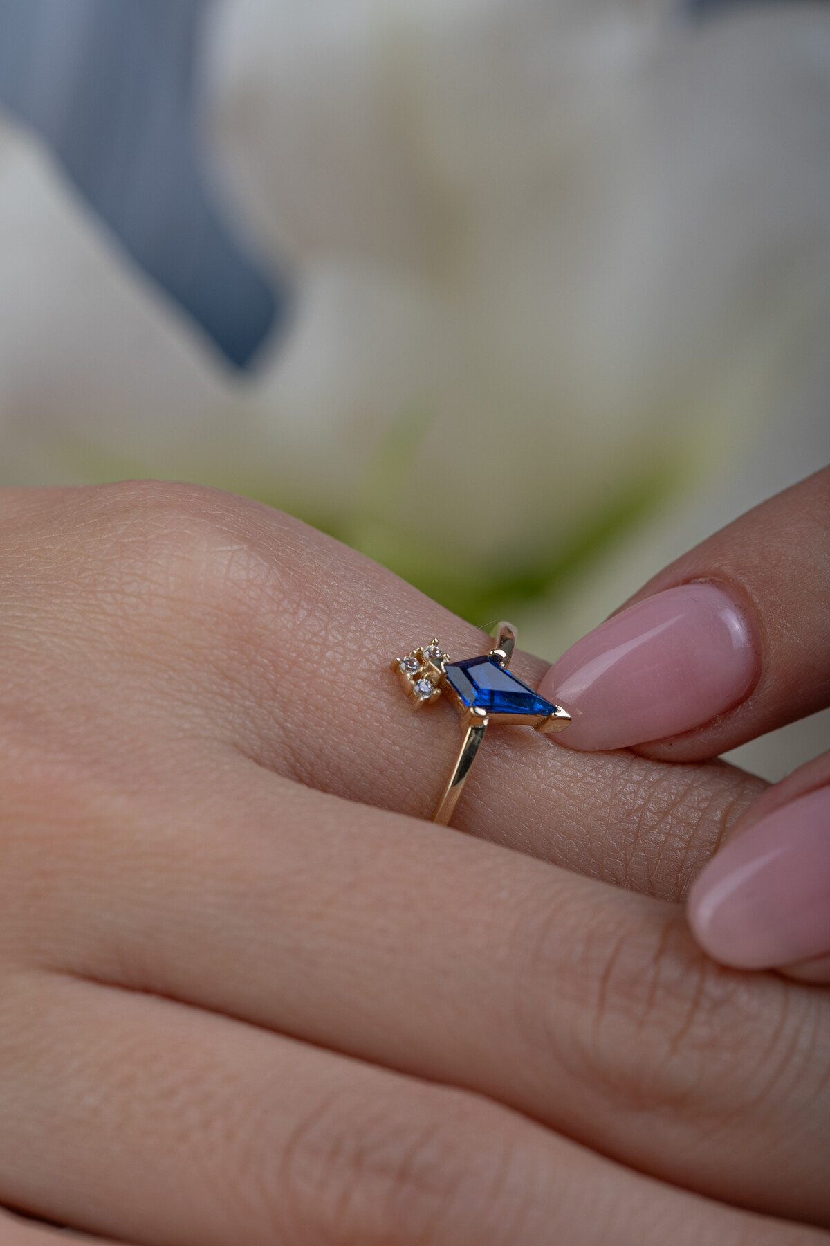 14 Ayar Altın Lacivert Taşlı Yüzük