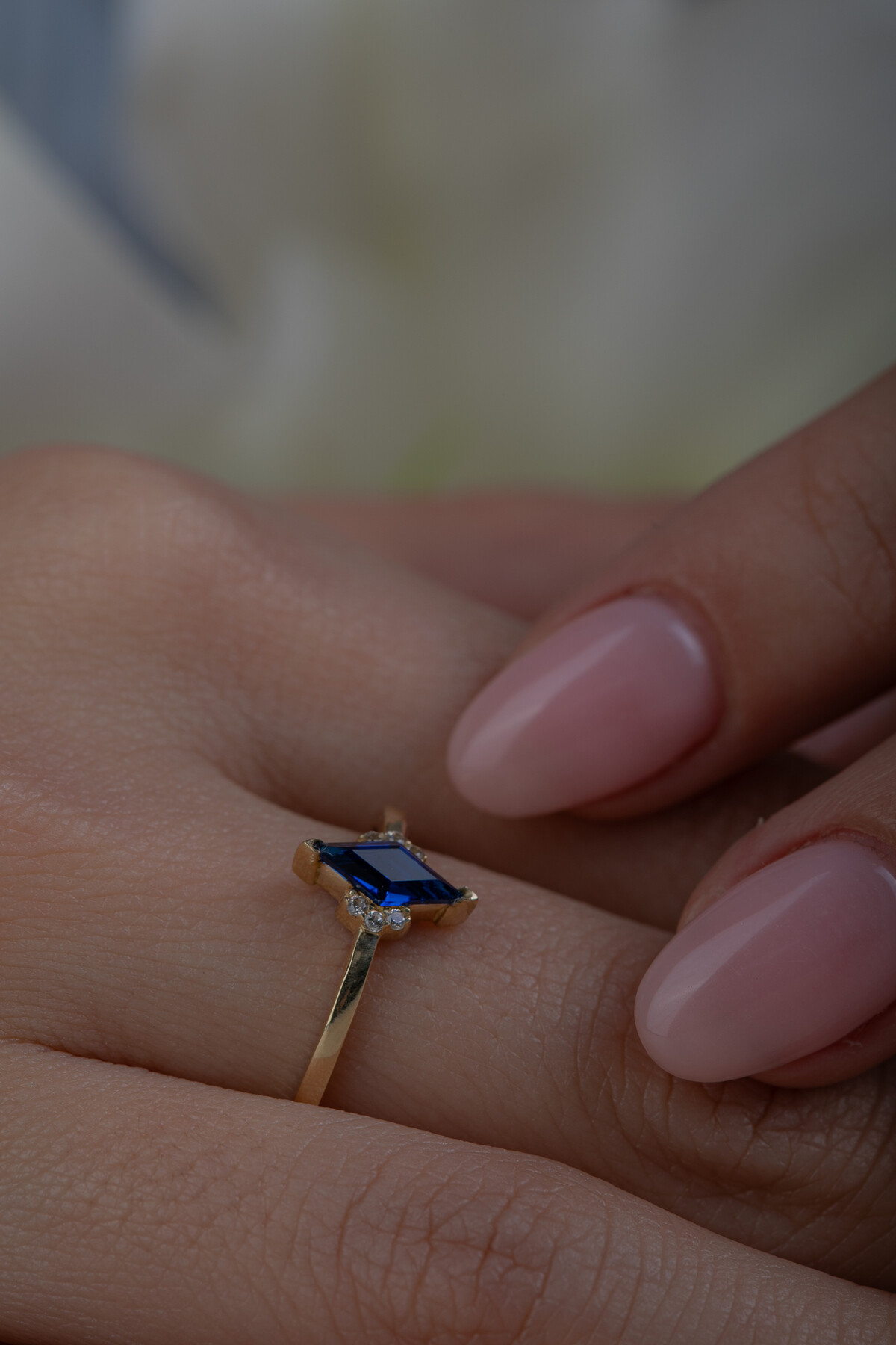 14 Ayar Altın Lacivert Taşlı Yüzük