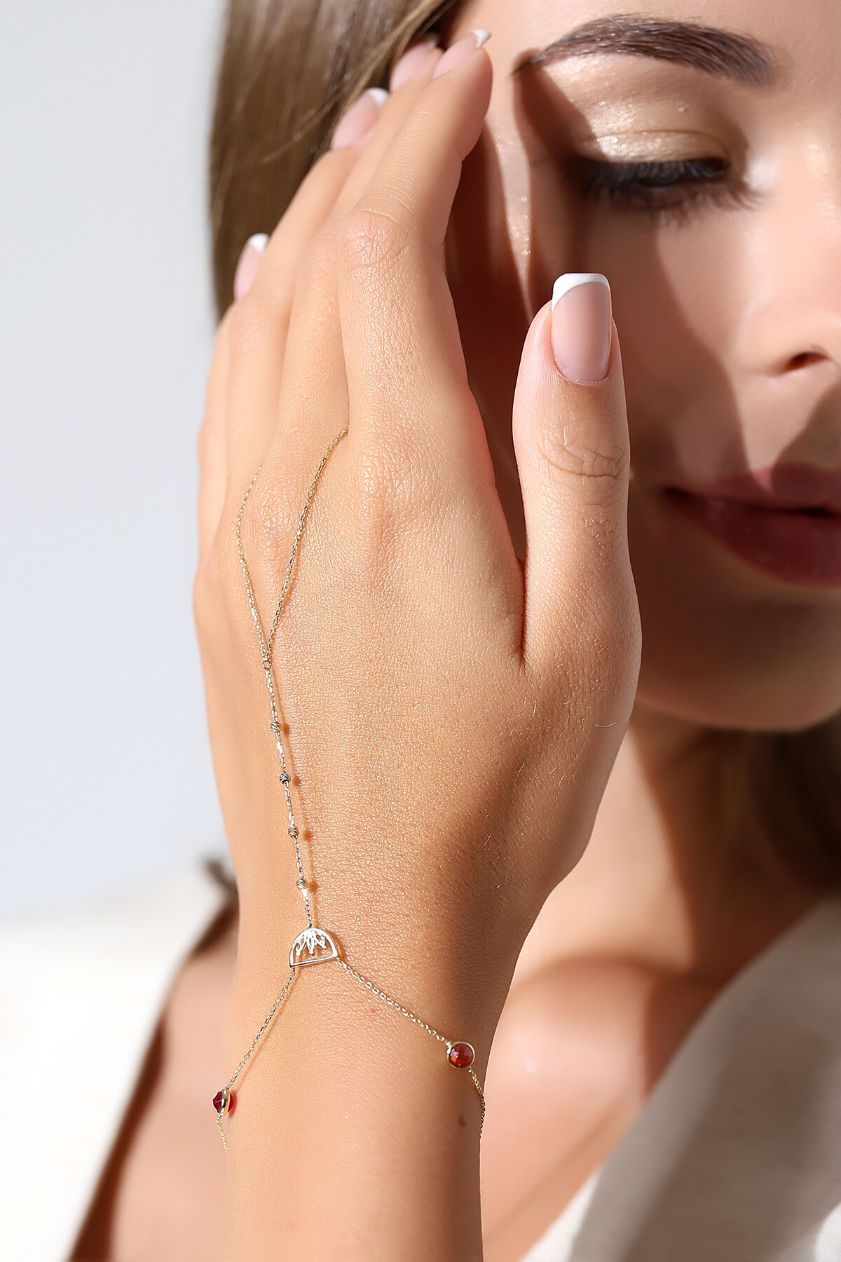 14 Ayar Altın Lotus Dorikalı Şahmeran