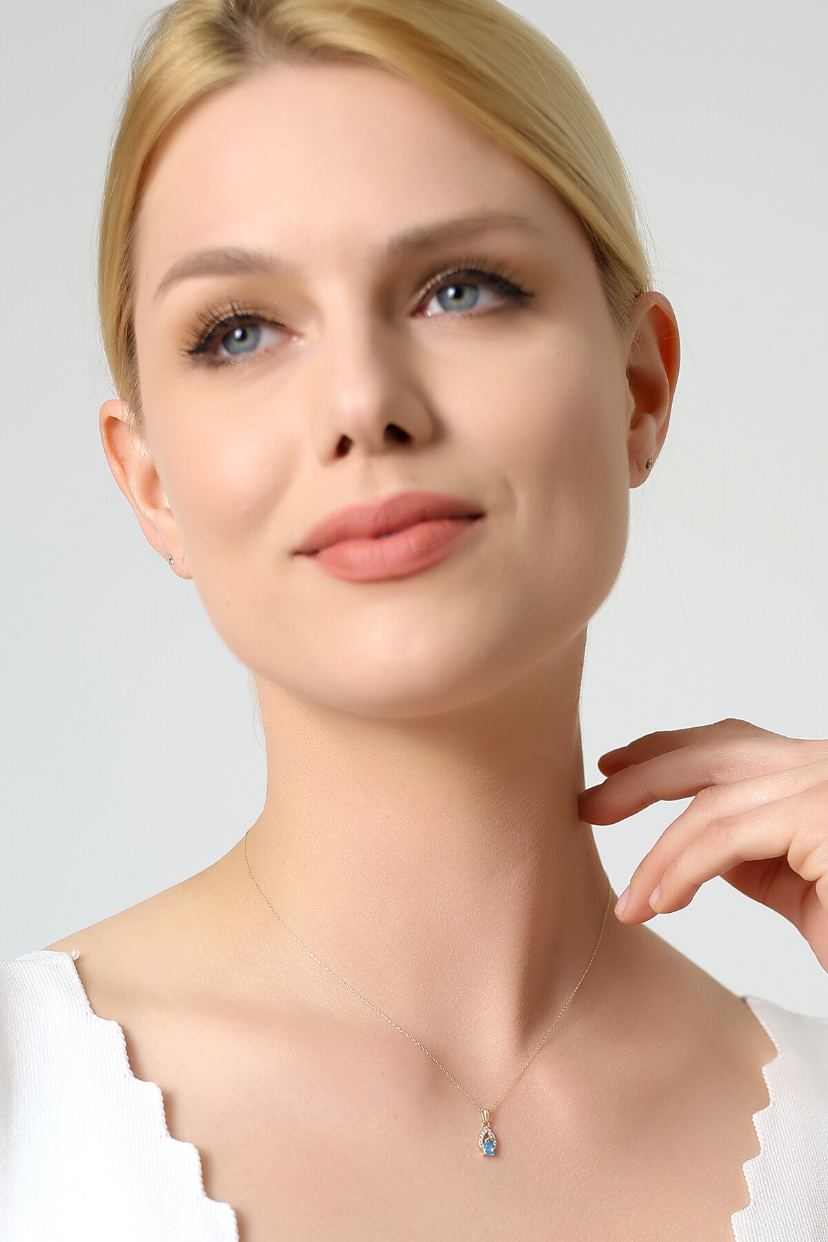 14 Ayar Altın Mavi Taşlı Damla Kolye