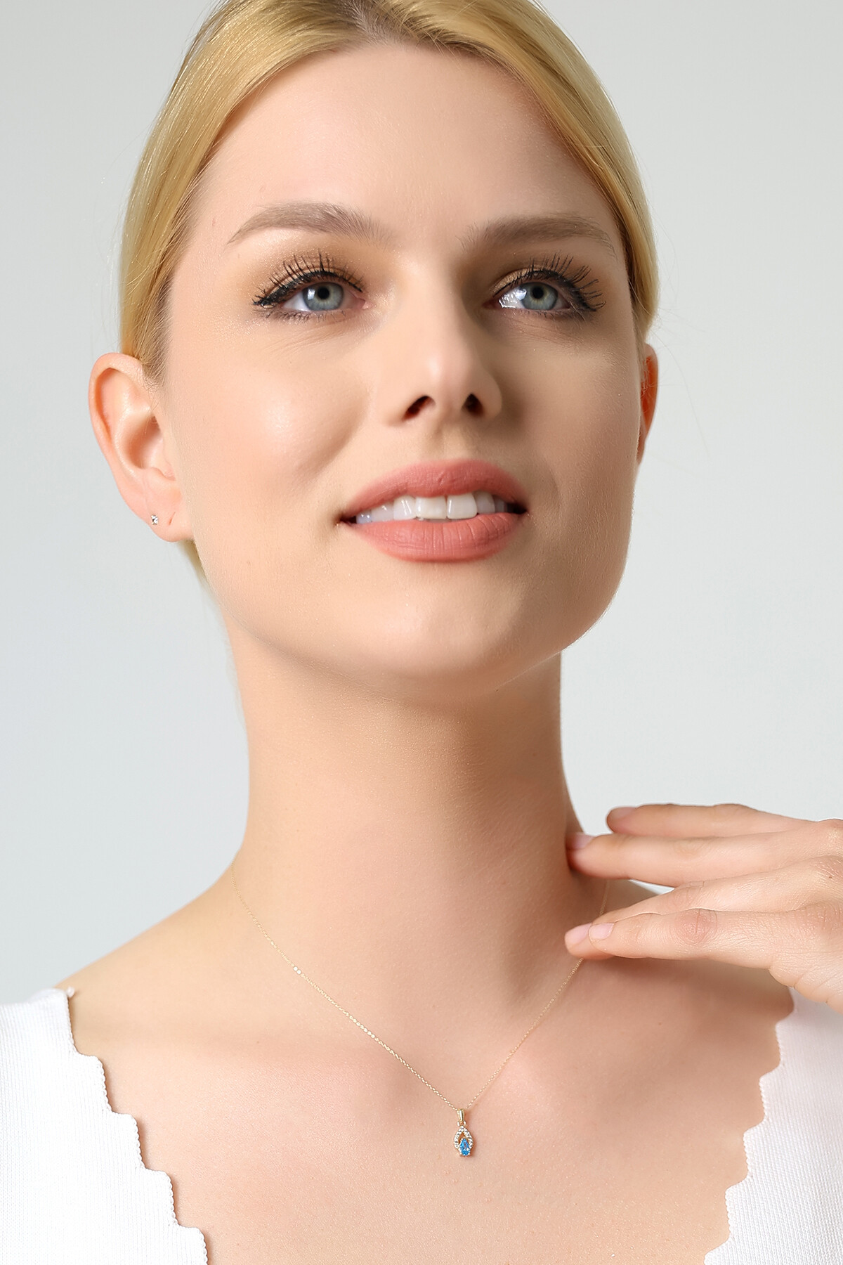 14 Ayar Altın Mavi Taşlı Damla Kolye