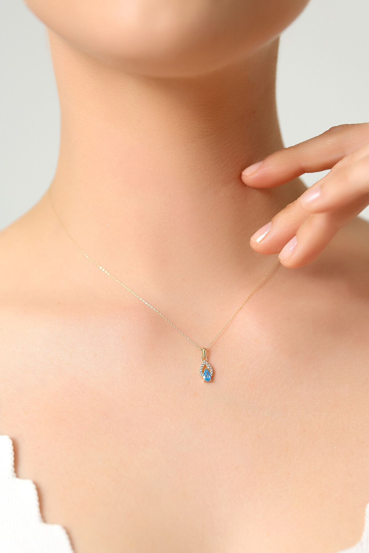 14 Ayar Altın Mavi Taşlı Damla Kolye