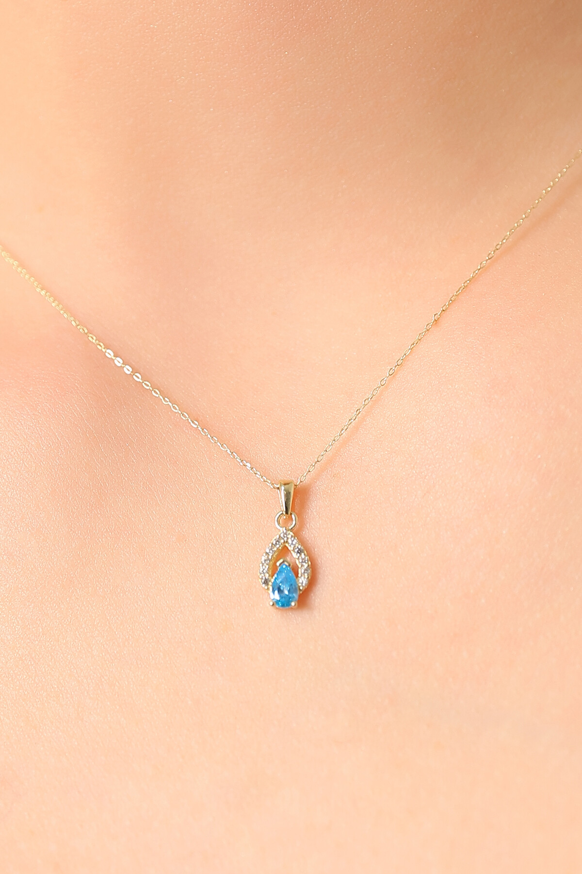 14 Ayar Altın Mavi Taşlı Damla Kolye