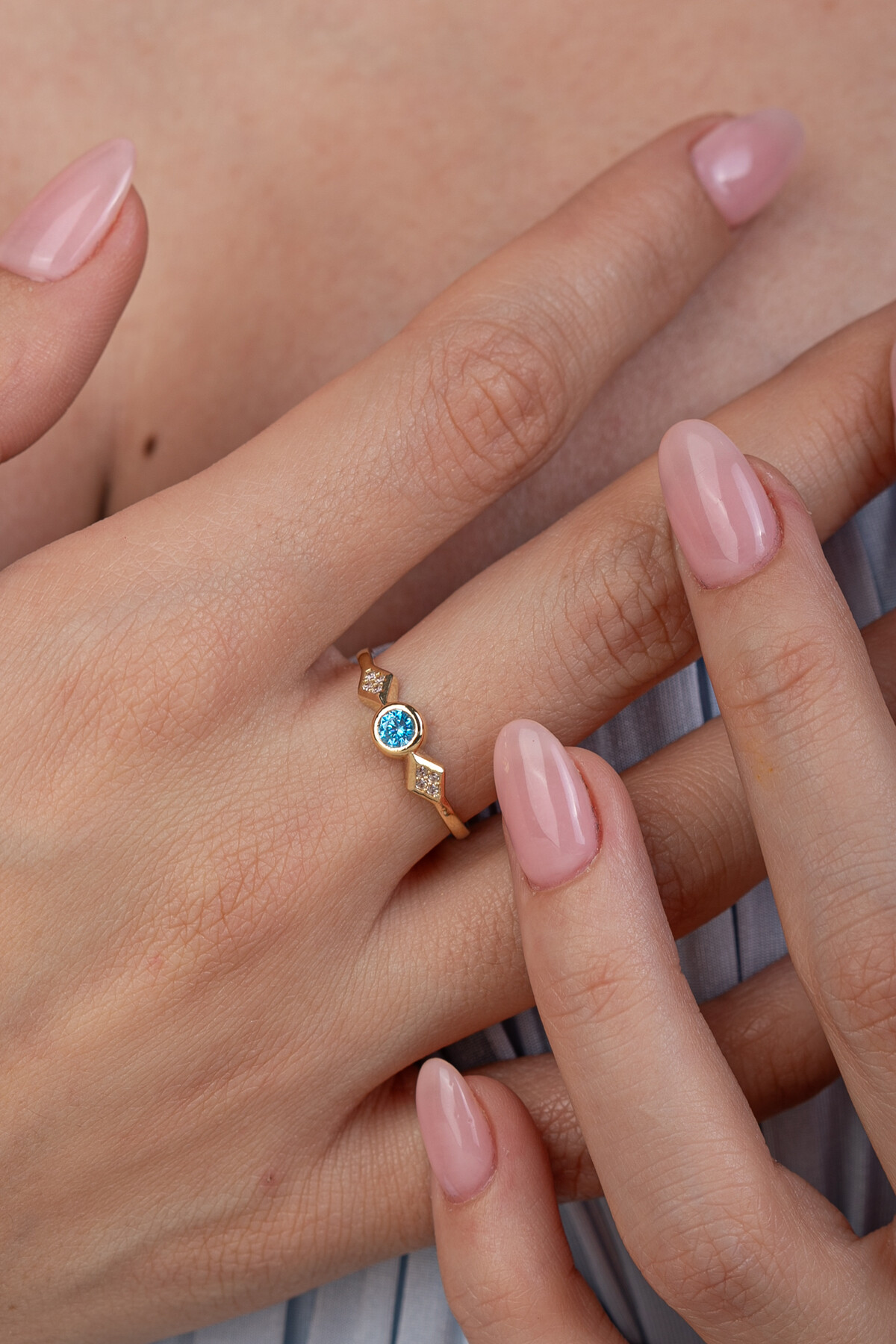 14 Ayar Altın Mavi Taşlı Yüzük