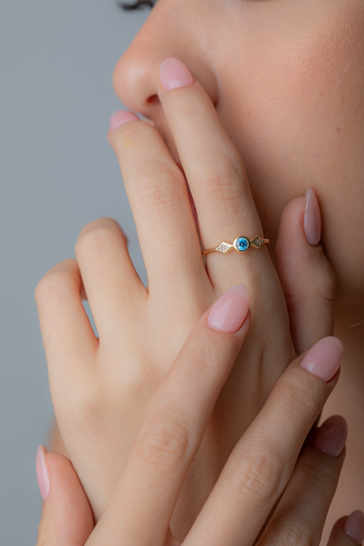 14 Ayar Altın Mavi Taşlı Yüzük