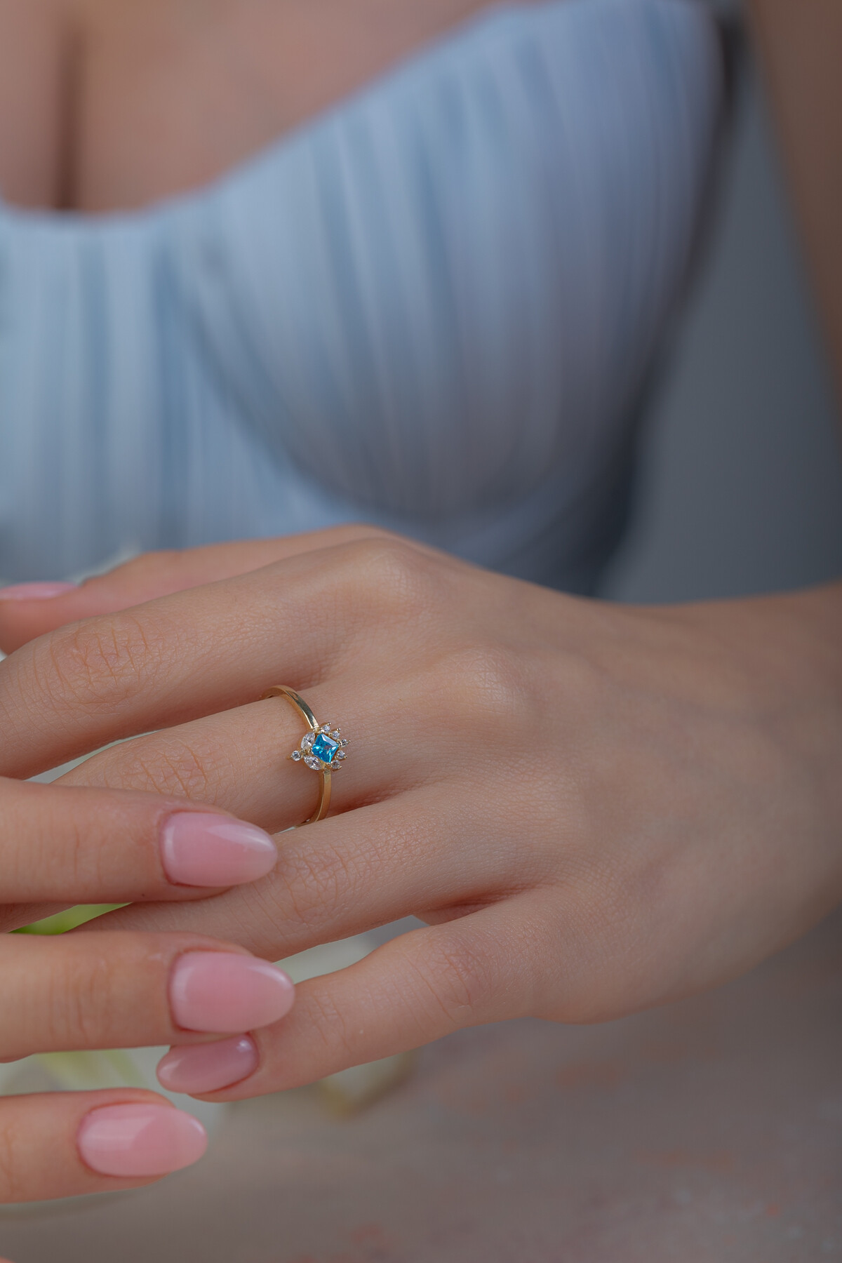 14 Ayar Altın Mavi Taşlı Yüzük