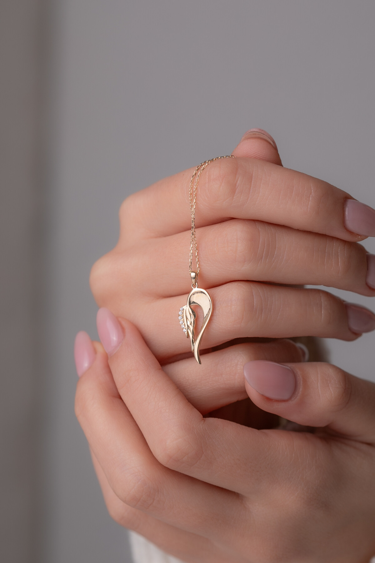 14 Ayar Altın Melek Kanatlı Kalp Kolye