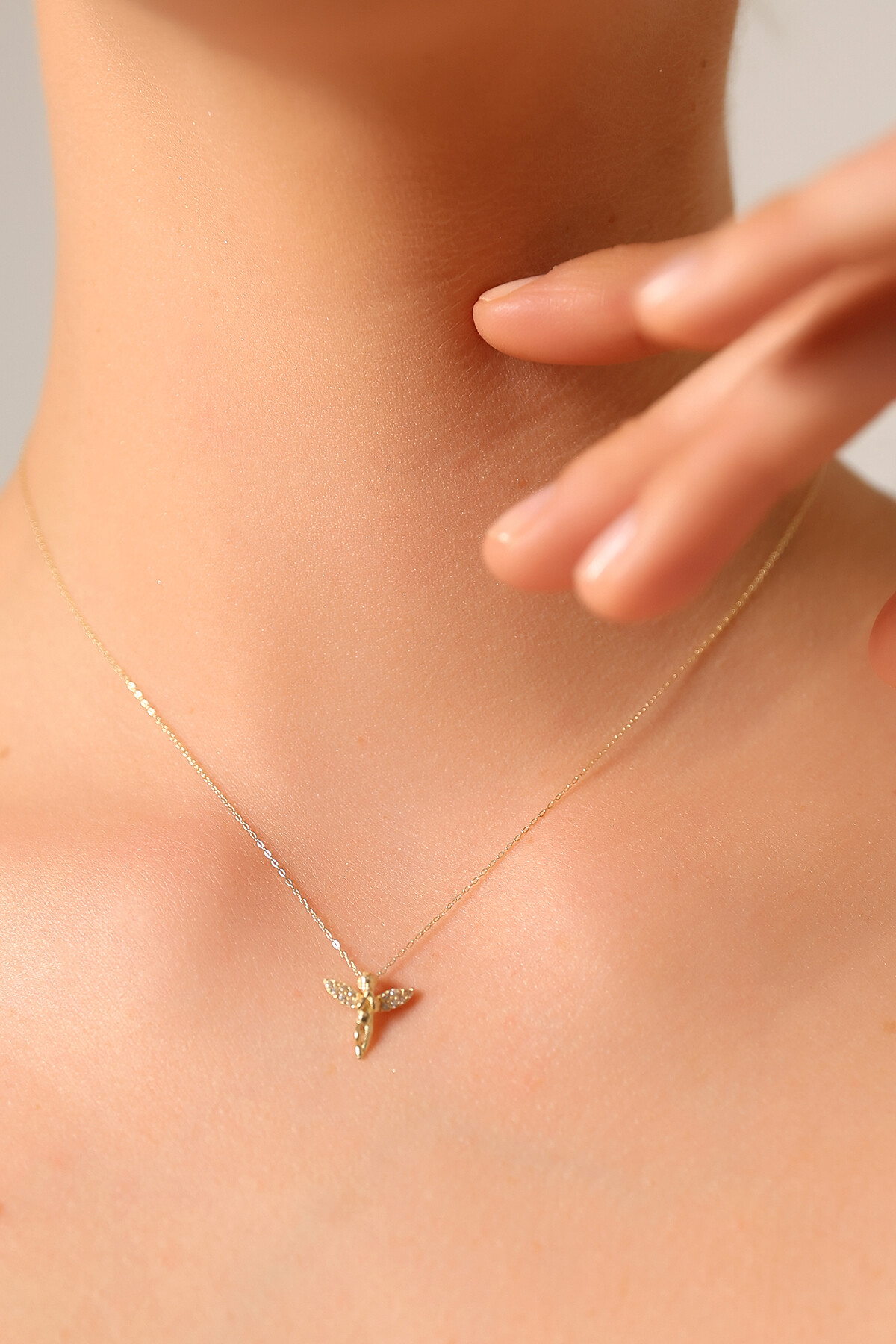 14 Ayar Altın Melek Kolye