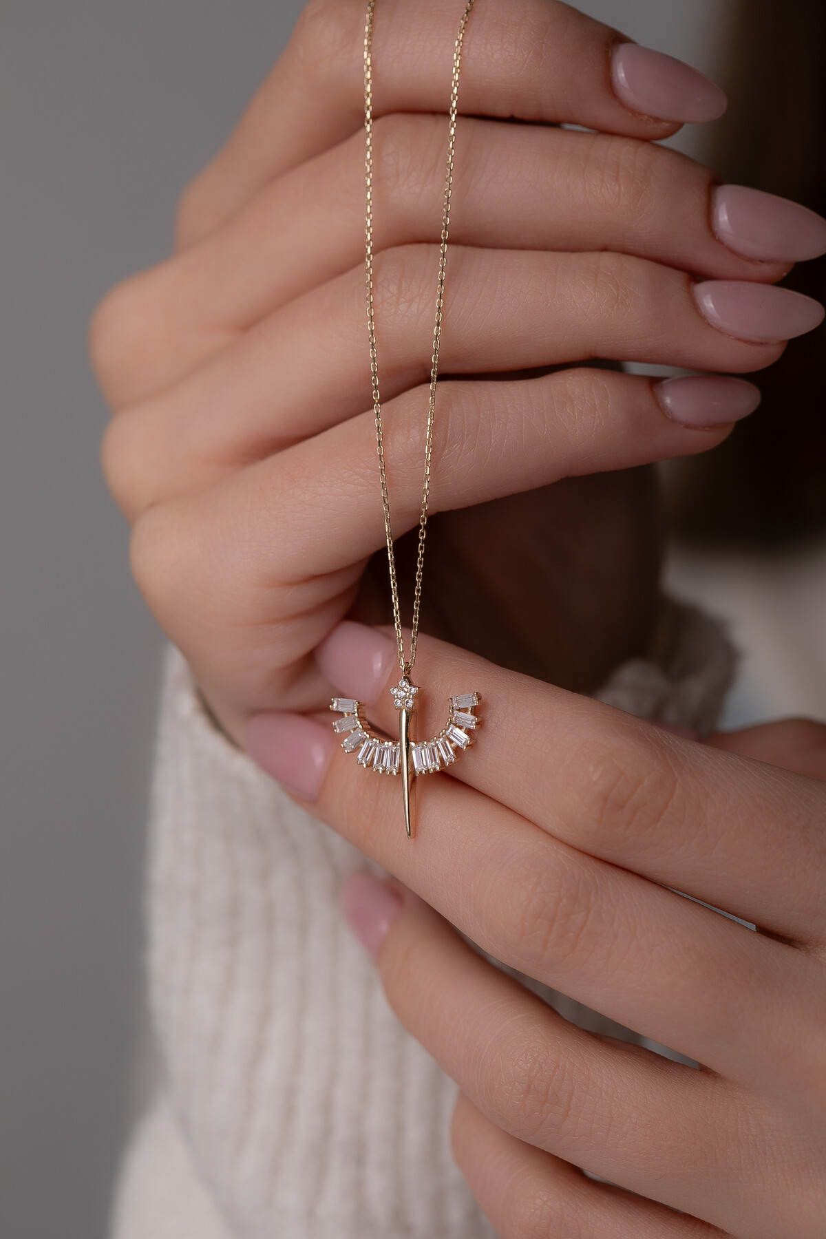 14 Ayar Altın Mikail Kolye