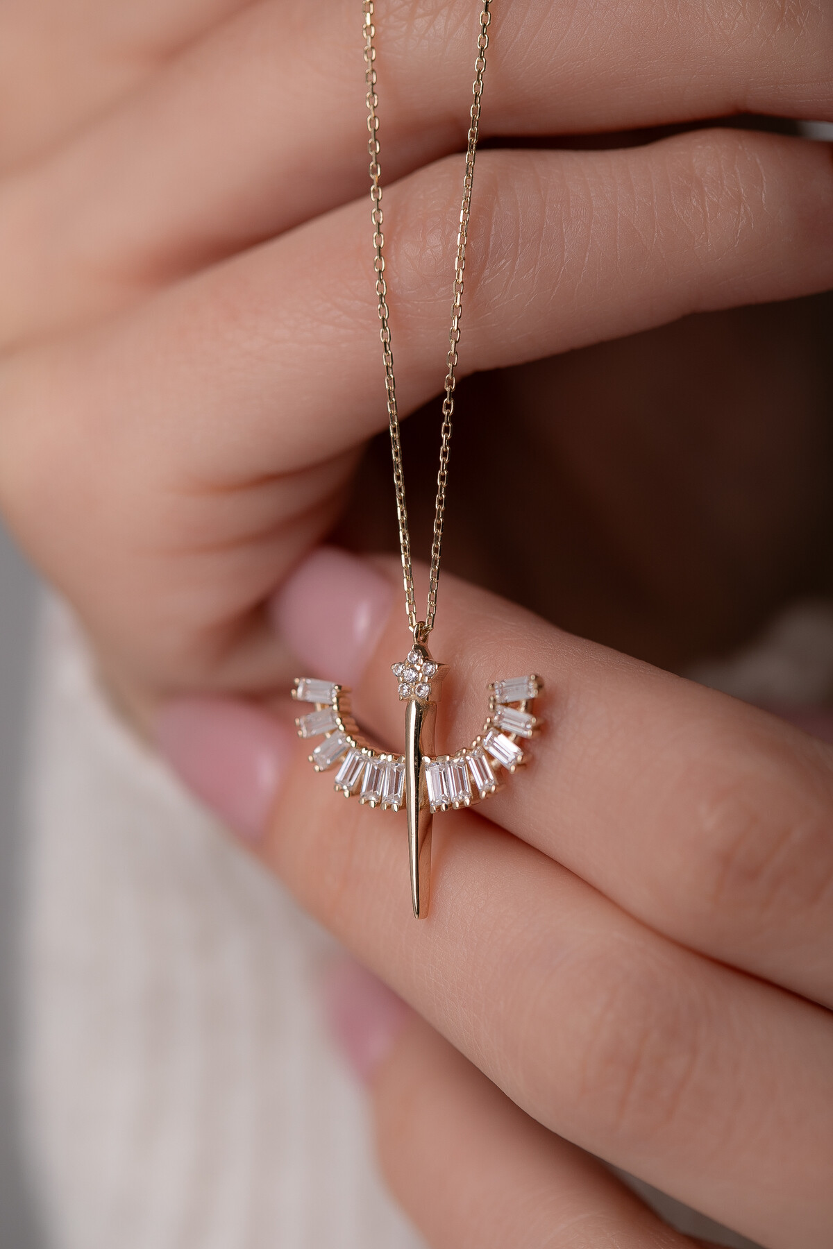 14 Ayar Altın Mikail Kolye