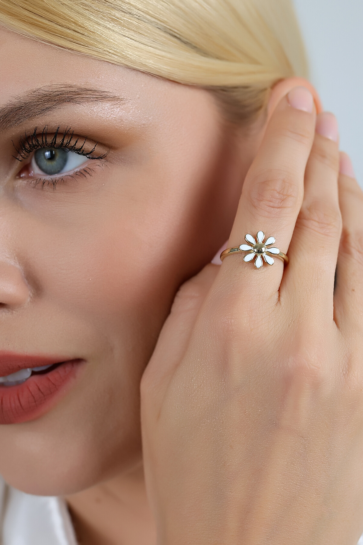 14 Ayar Altın Mineli Papatya Yüzük