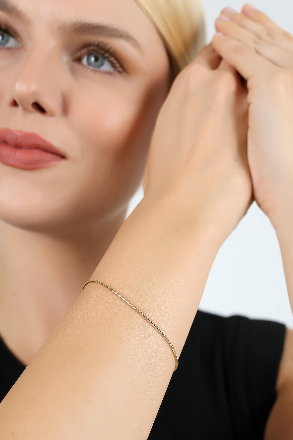 14 Ayar Altın Minimal Balık Sırtı Bileklik