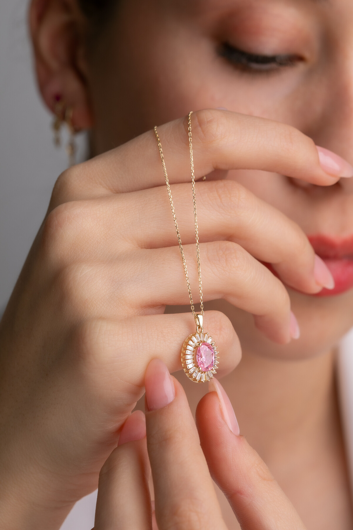 14 Ayar Altın Oval Taş Kolye