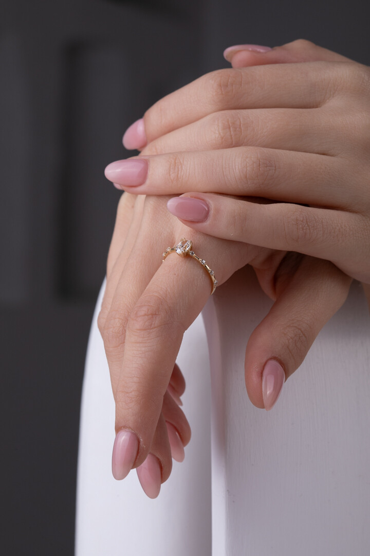 14 Ayar Altın Oval Taş Yüzük