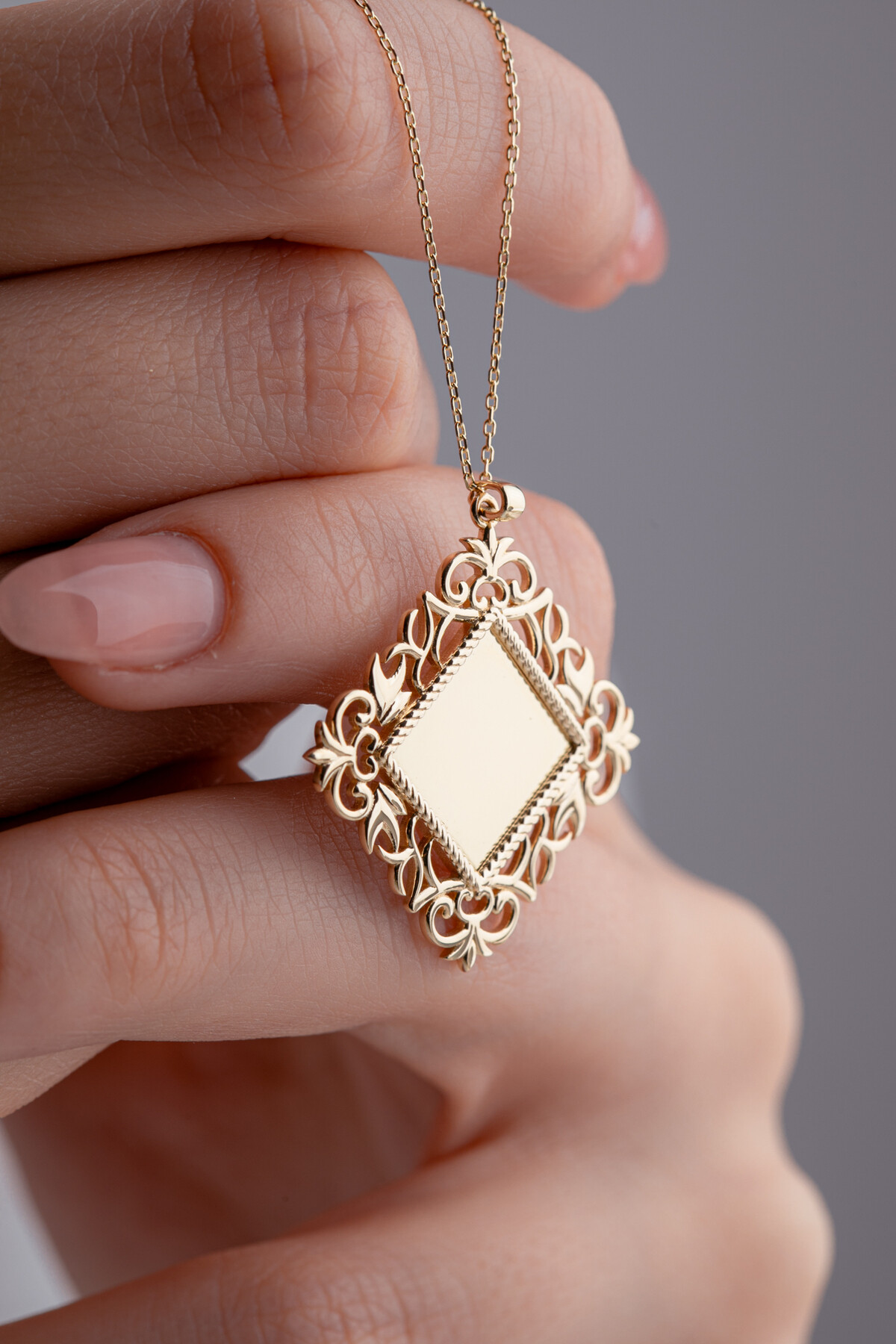 14 Ayar Altın Papatya Kolye