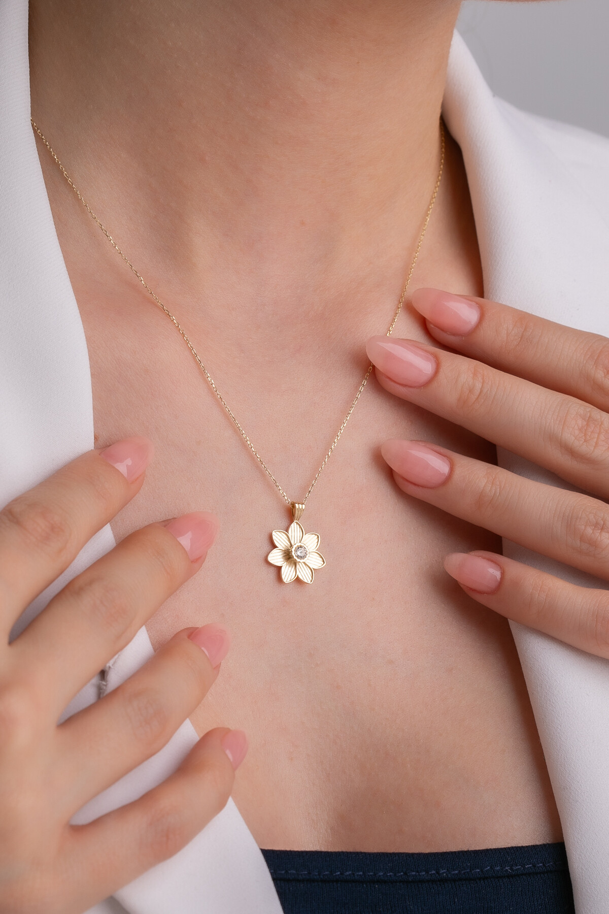 14 Ayar Altın Papatya Kolye