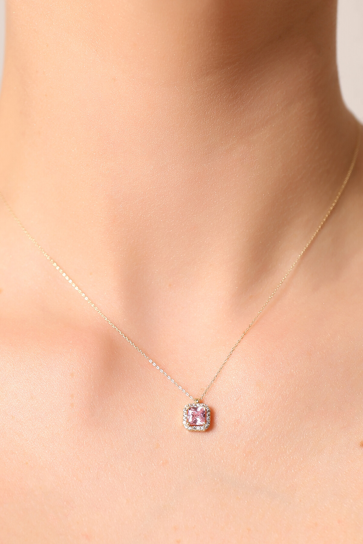 14 Ayar Altın Pembe Baget Kolye