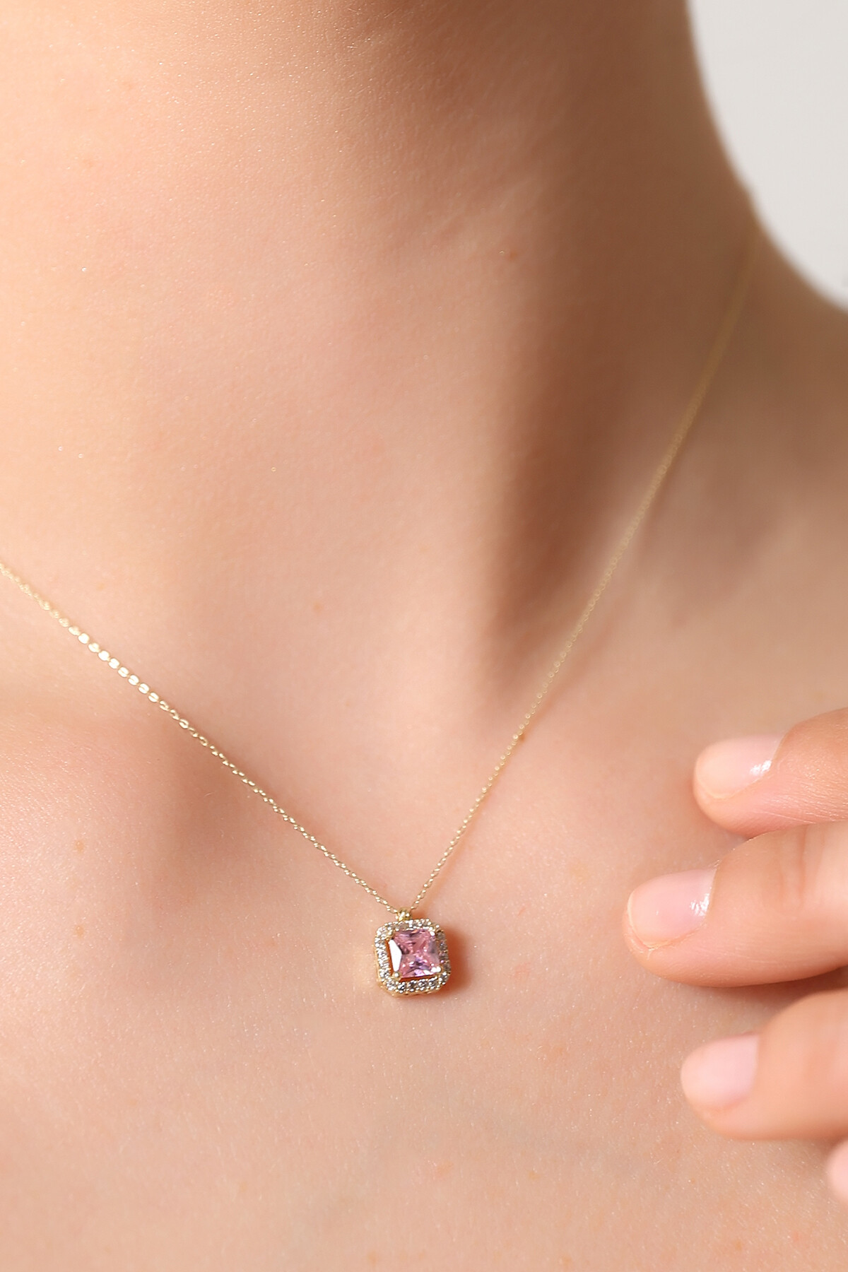 14 Ayar Altın Pembe Baget Kolye