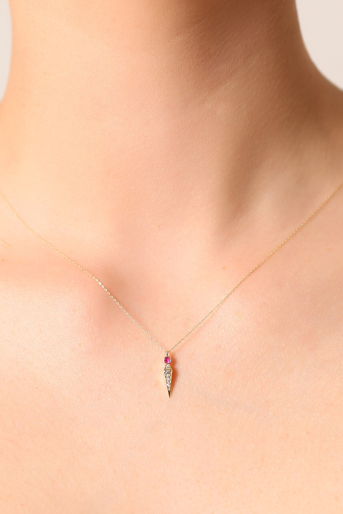 14 Ayar Altın Pembe Taş Sivri Uç Kolye