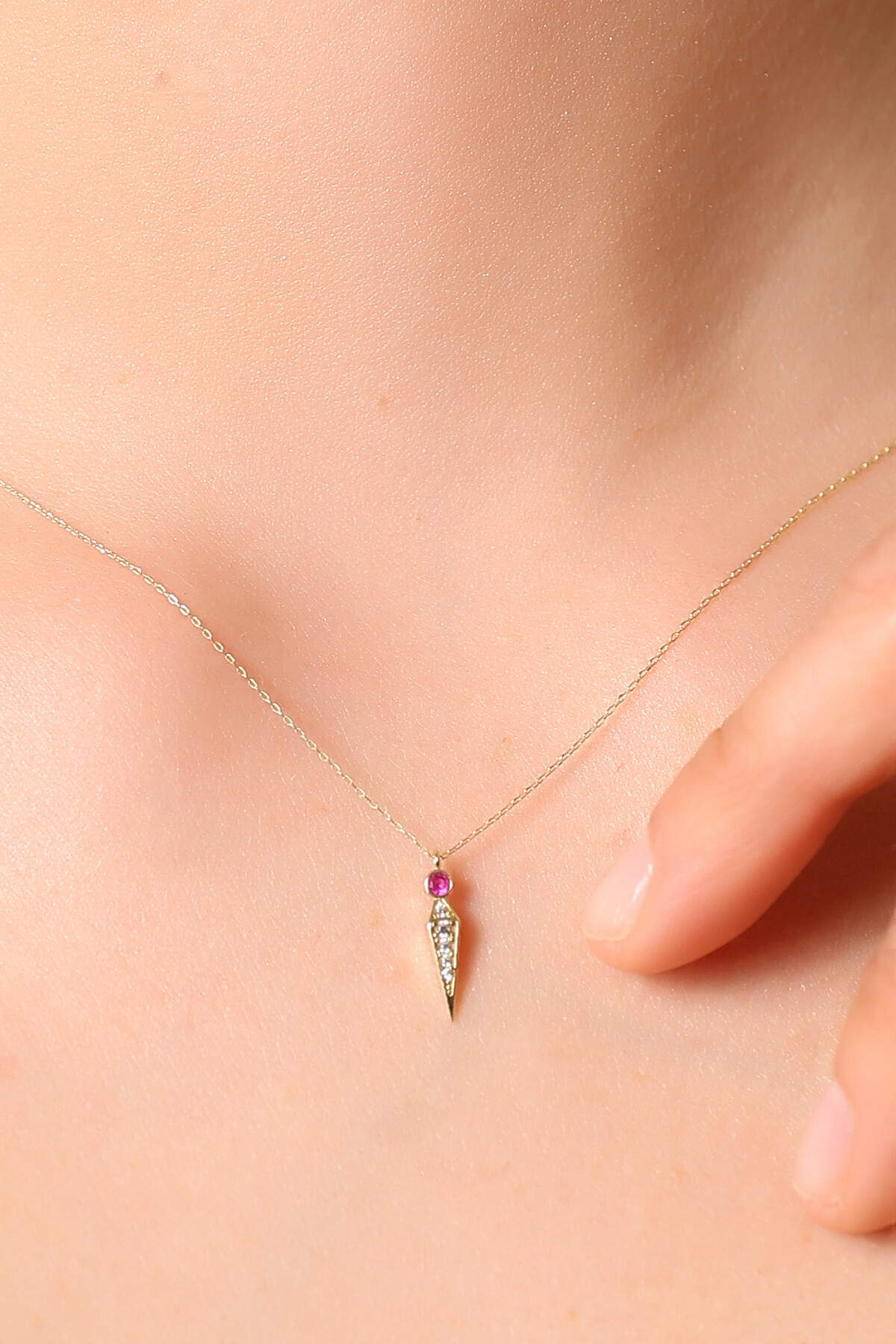 14 Ayar Altın Pembe Taş Sivri Uç Kolye