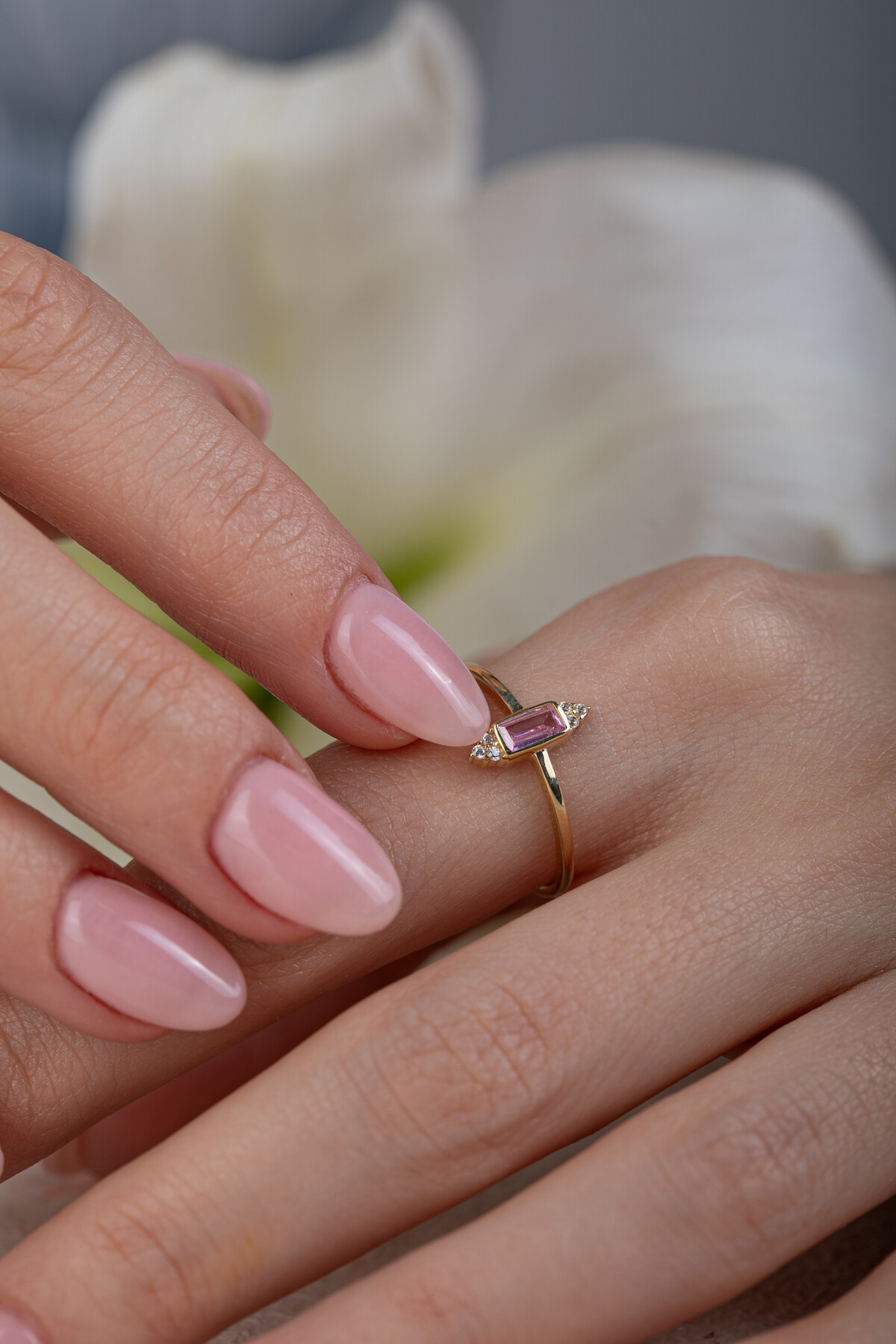 14 Ayar Altın Pembe Taşlı Yüzük