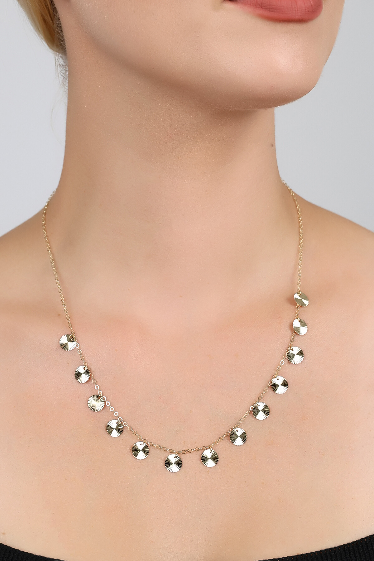 14 Ayar Altın Pullu Kolye