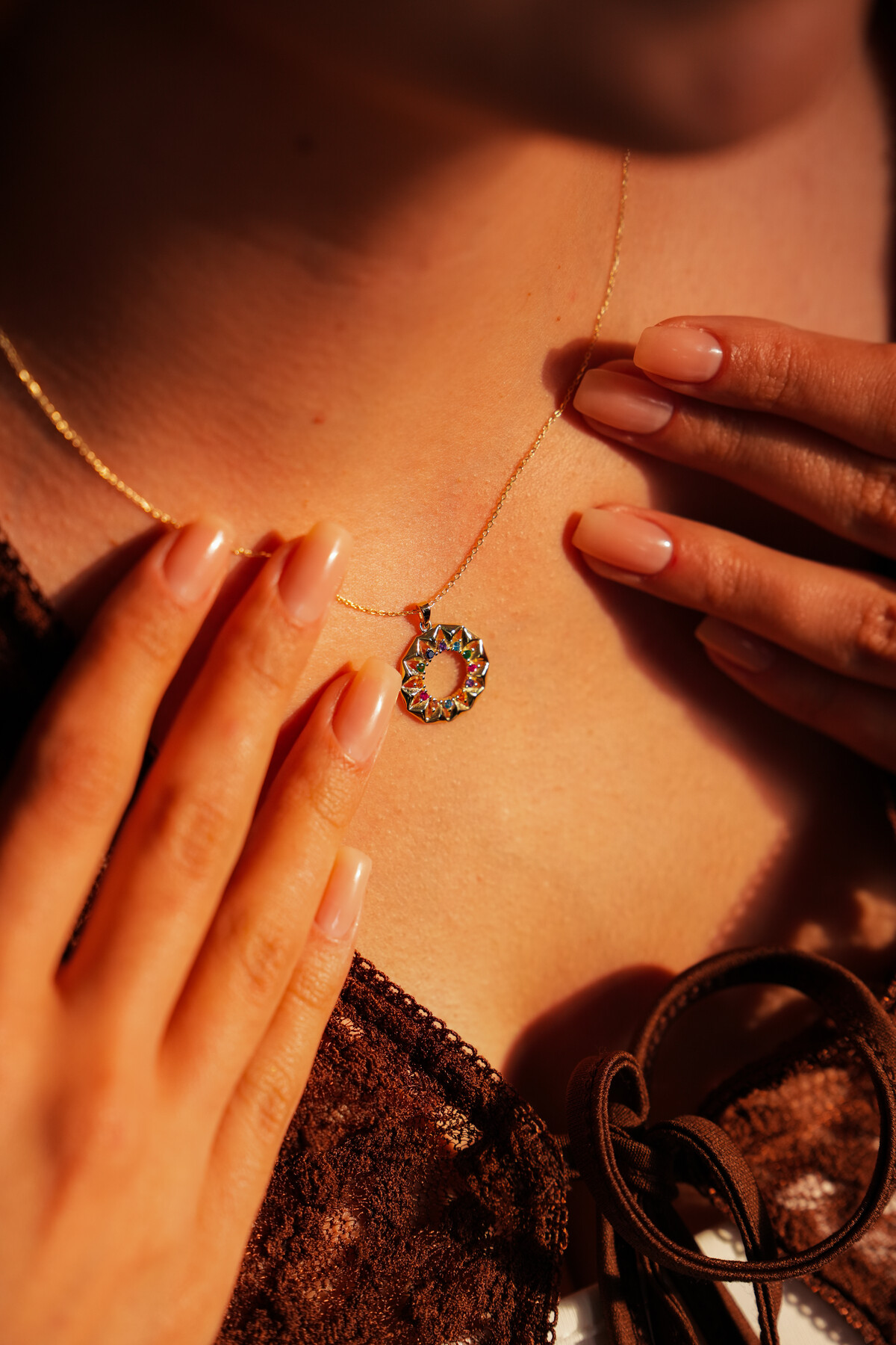 14 Ayar Altın Renkli Taş Kolye