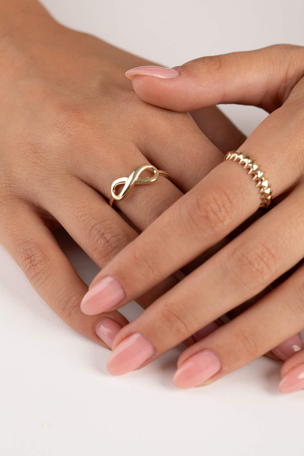 14 Ayar Altın Sade Sonsuzluk Yüzük