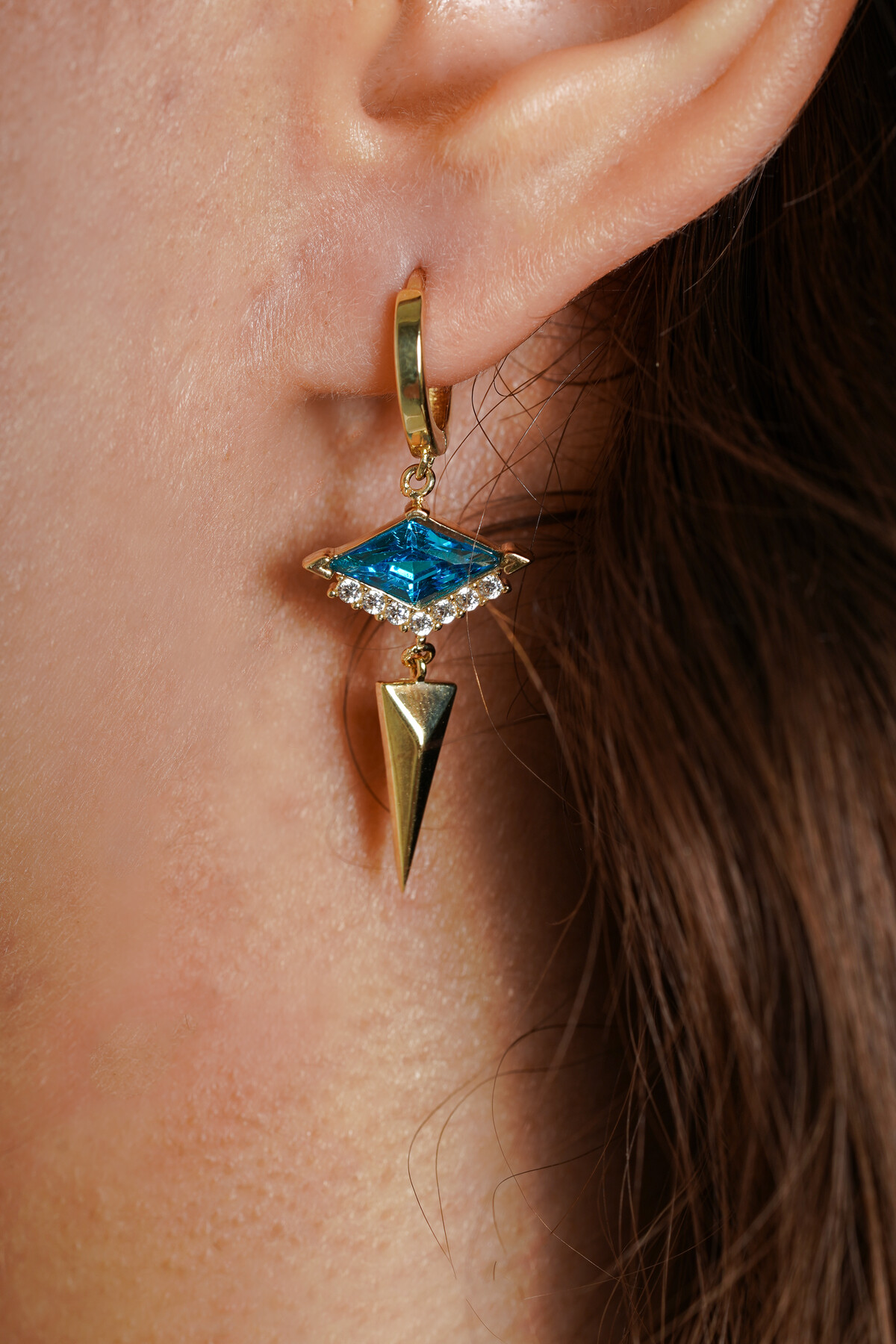 14 Ayar Altın Sallantılı Küpe