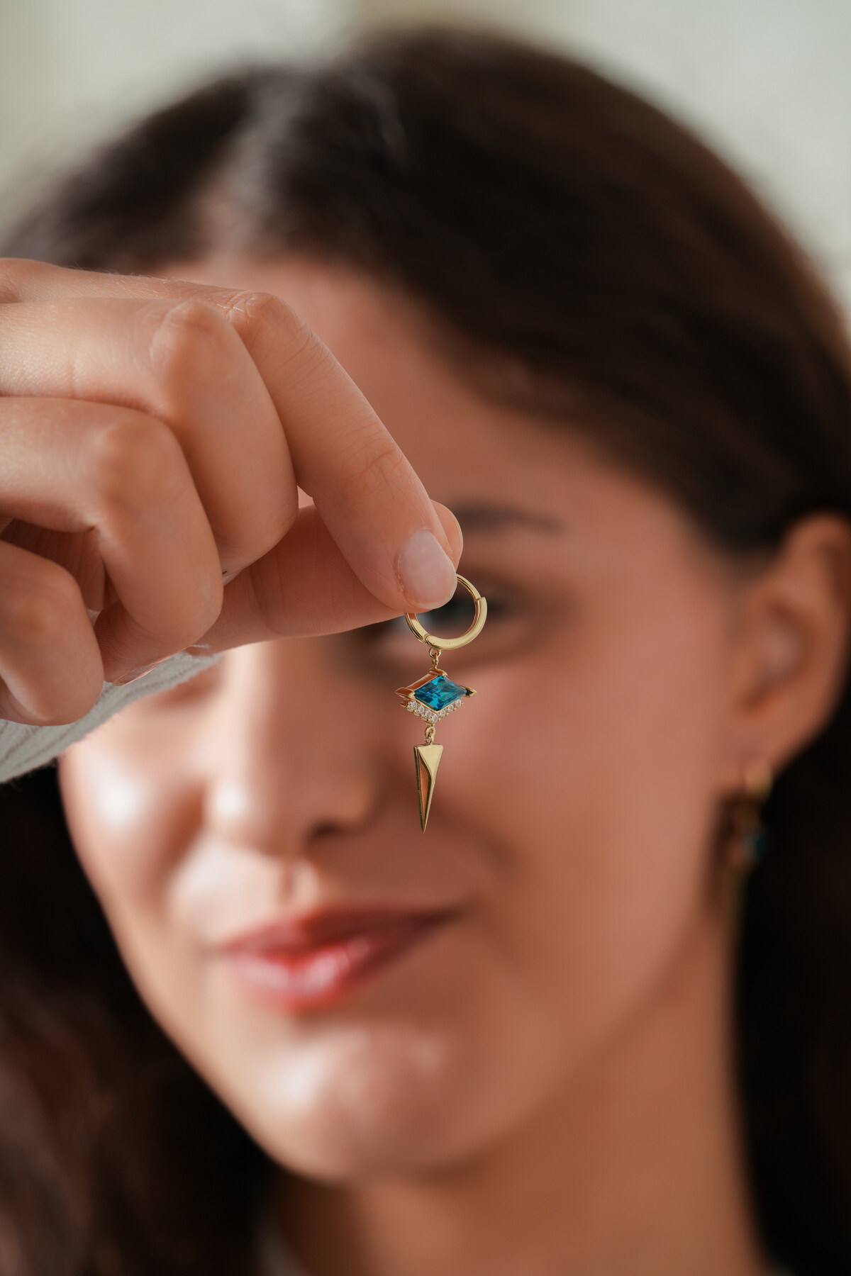 14 Ayar Altın Sallantılı Küpe