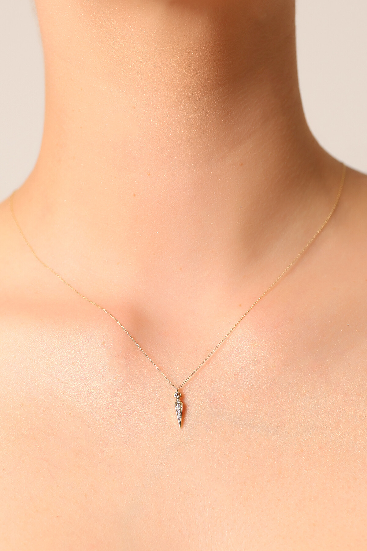 14 Ayar Altın Şampanya Taş Sivri Uç Kolye